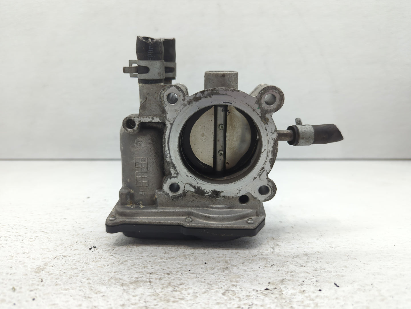 2012-2019 Kia Rio Throttle Body P/N:35100-2B300 Fits Fits 2012 2013 2014 2015 2016 2017 2018 2019 OEM Used Auto Parts - Oemu