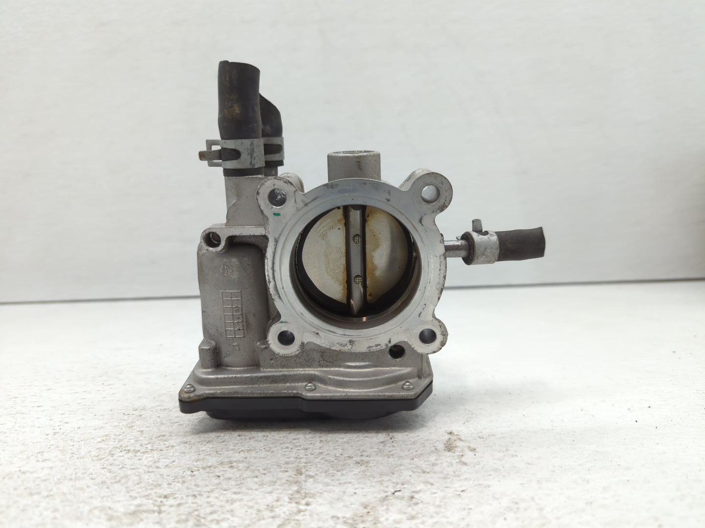 2012-2019 Kia Rio Throttle Body P/N:35100-2B300 Fits Fits 2012 2013 2014 2015 2016 2017 2018 2019 OEM Used Auto Parts - Oemu