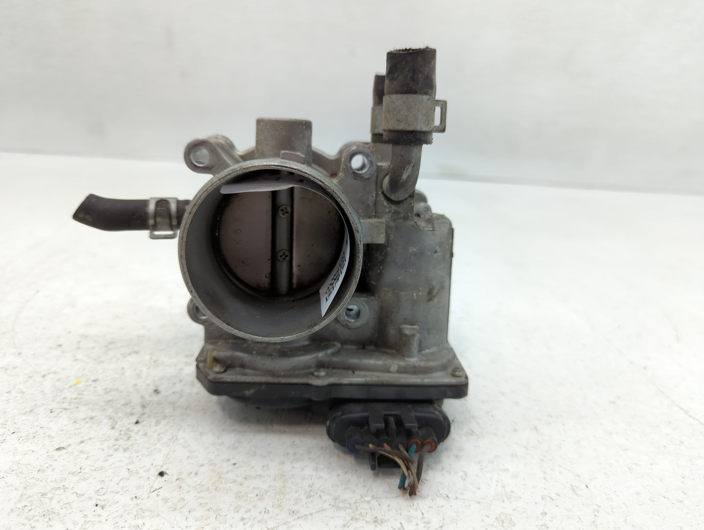 2012-2019 Kia Rio Throttle Body P/N:35100-2B300 Fits Fits 2012 2013 2014 2015 2016 2017 2018 2019 OEM Used Auto Parts - Oemu