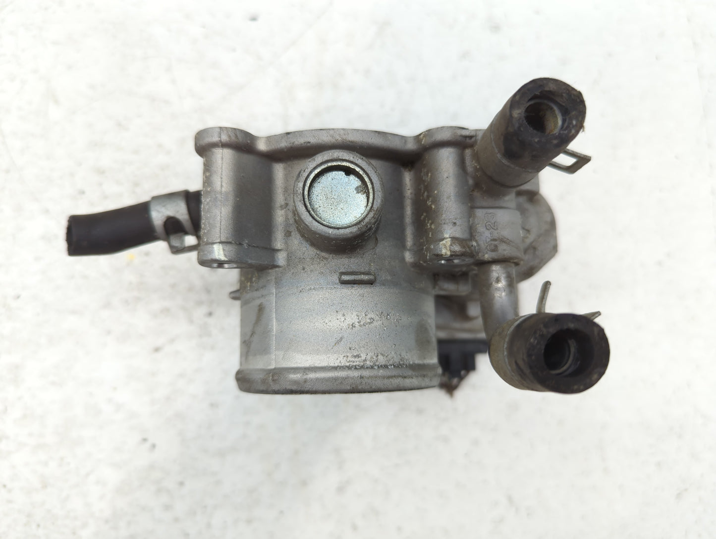 2012-2019 Kia Rio Throttle Body P/N:35100-2B300 Fits Fits 2012 2013 2014 2015 2016 2017 2018 2019 OEM Used Auto Parts - Oemu