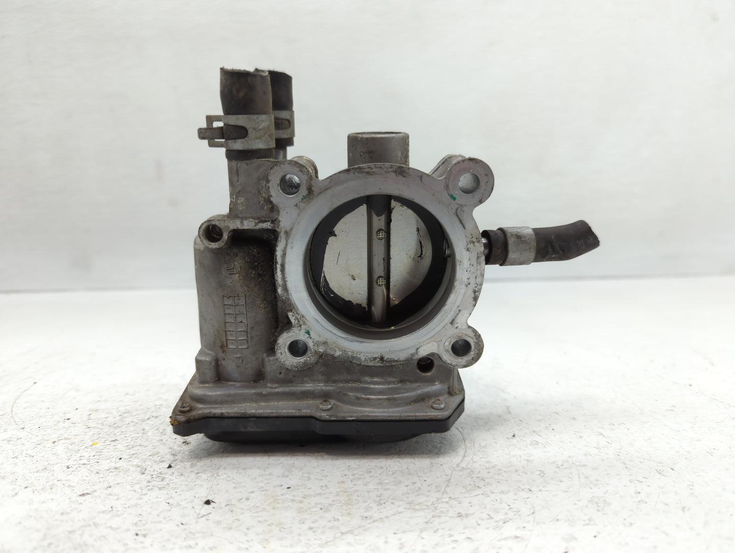 2012-2019 Kia Rio Throttle Body P/N:35100-2B300 Fits Fits 2012 2013 2014 2015 2016 2017 2018 2019 OEM Used Auto Parts - Oemu