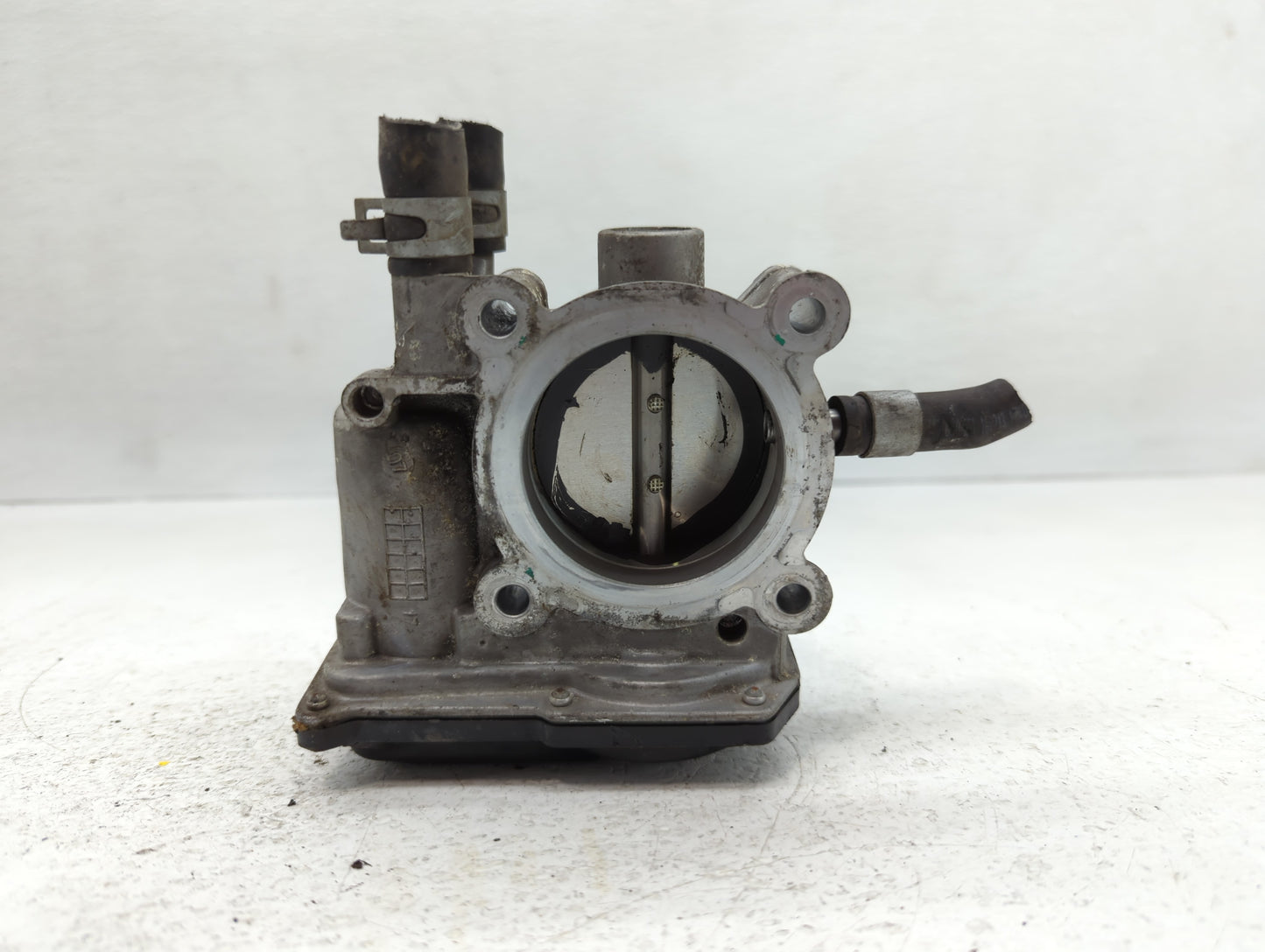 2012-2019 Kia Rio Throttle Body P/N:35100-2B300 Fits Fits 2012 2013 2014 2015 2016 2017 2018 2019 OEM Used Auto Parts - Oemu