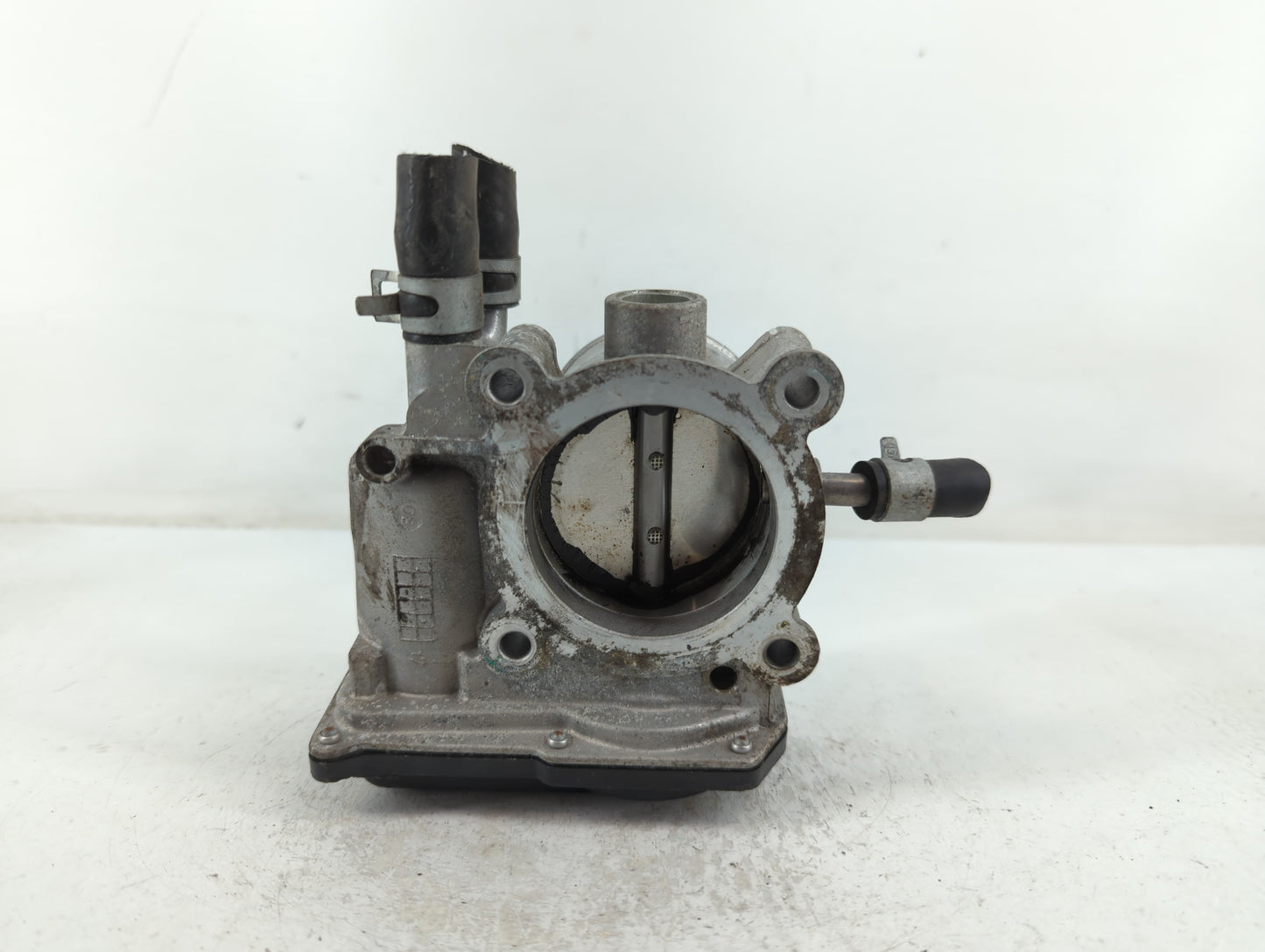 2012-2019 Kia Rio Throttle Body P/N:35100-2B300 Fits Fits 2012 2013 2014 2015 2016 2017 2018 2019 OEM Used Auto Parts - Oemu