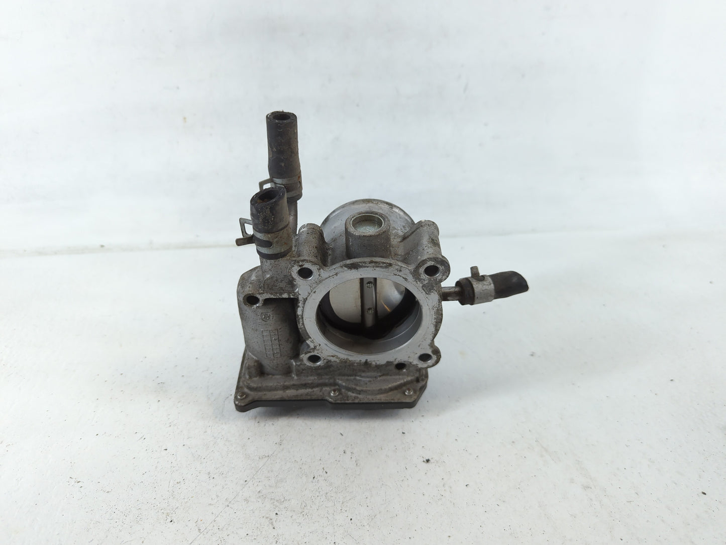 2012-2019 Kia Rio Throttle Body P/N:35100-2B300 Fits Fits 2012 2013 2014 2015 2016 2017 2018 2019 OEM Used Auto Parts - Oemu