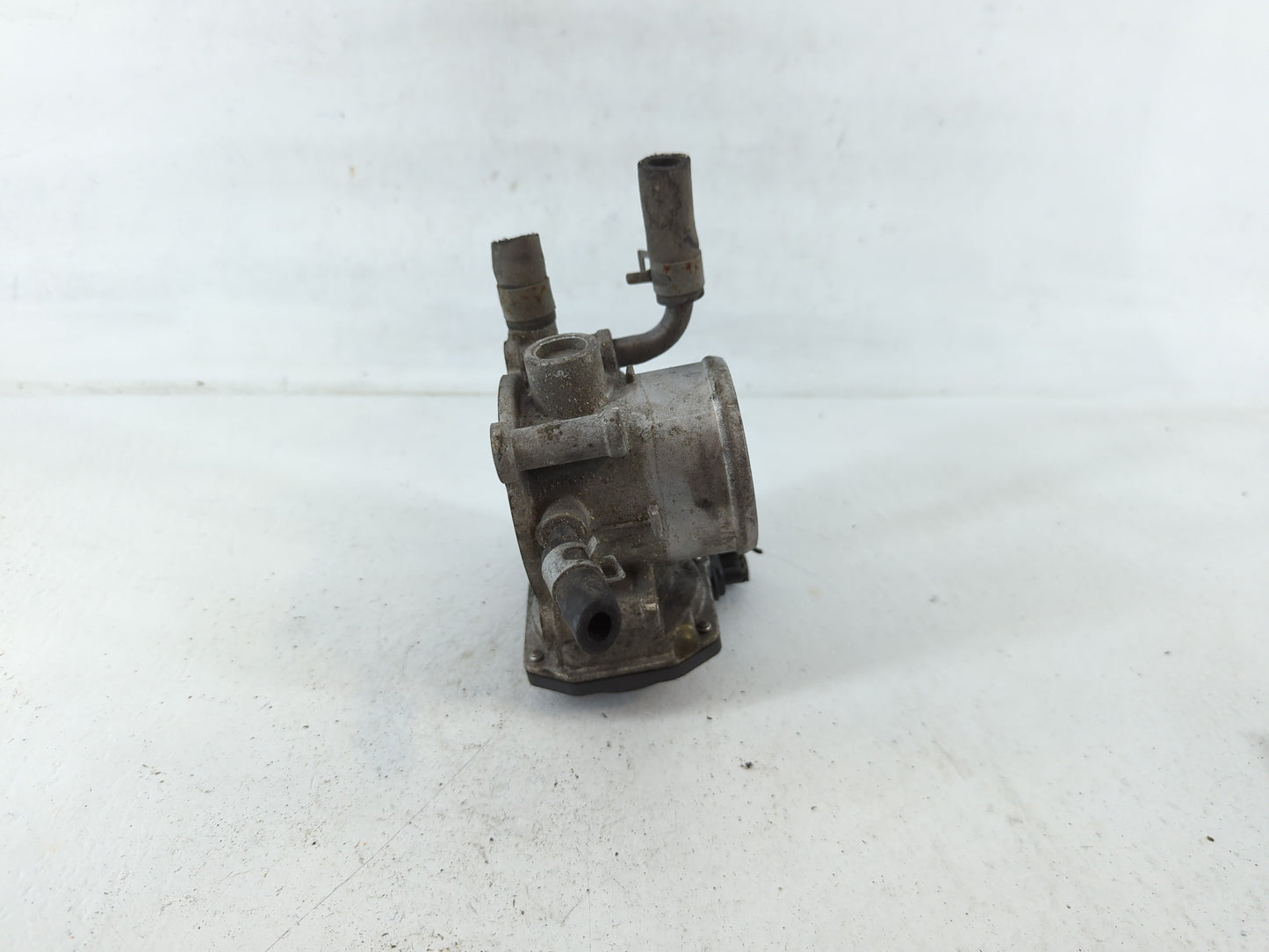 2012-2019 Kia Rio Throttle Body P/N:35100-2B300 Fits Fits 2012 2013 2014 2015 2016 2017 2018 2019 OEM Used Auto Parts - Oemu