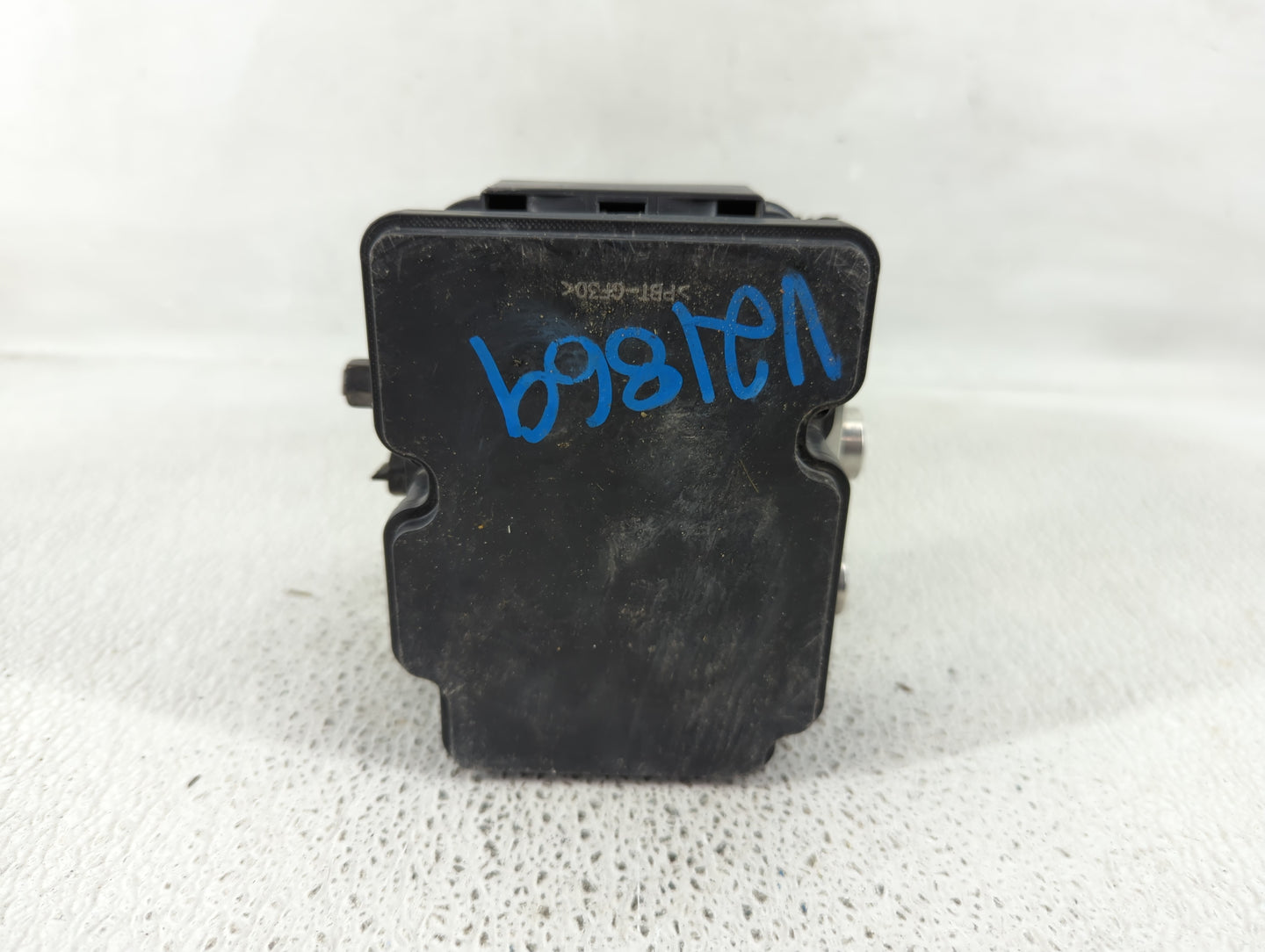 2015-2018 Kia Sedona ABS Pump Control Module Replacement P/N:58900-A9350 Fits Fits 2015 2016 2017 2018 OEM Used Auto Parts -