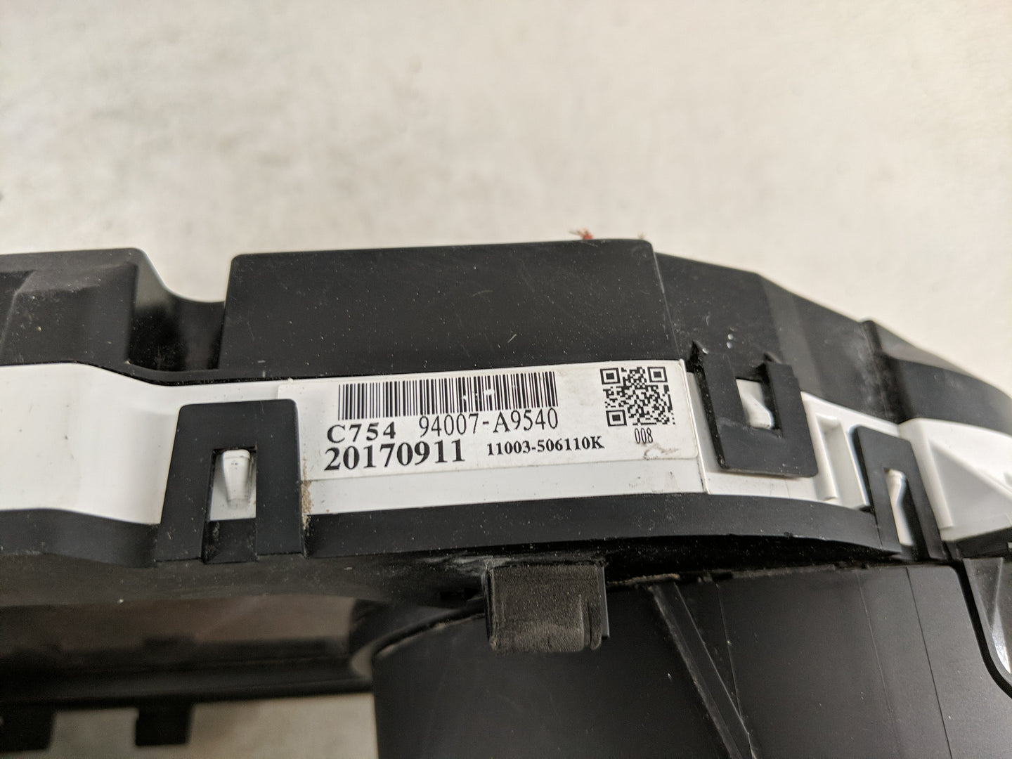 2017-2018 Kia Sedona Instrument Cluster Speedometer Gauges P/N:94007-A9540 Fits Fits 2017 2018 OEM Used Auto Parts - Oemused