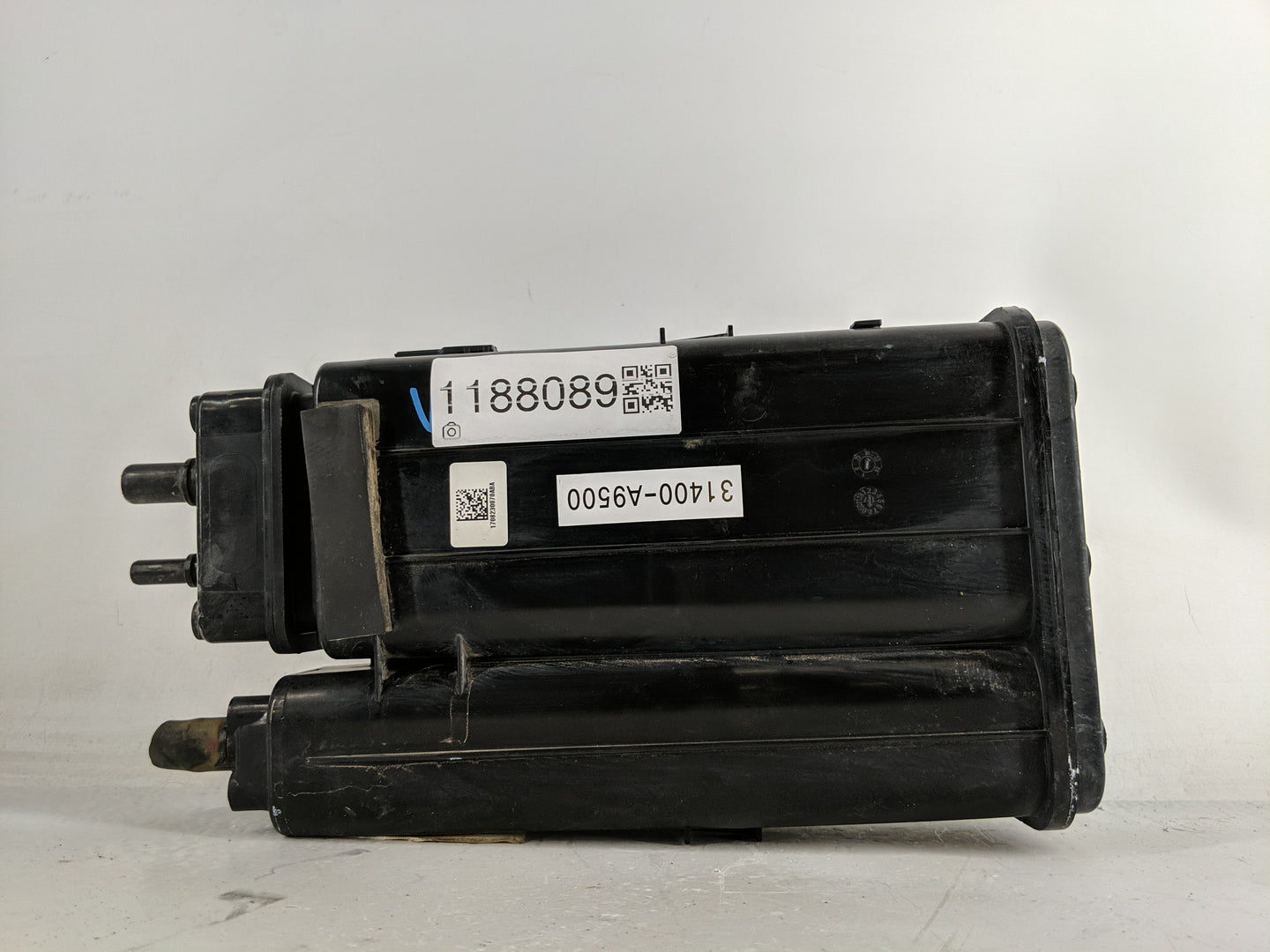 2018 Kia Sedona Fuel Vapor Charcoal Canister - Oemusedautoparts1.com