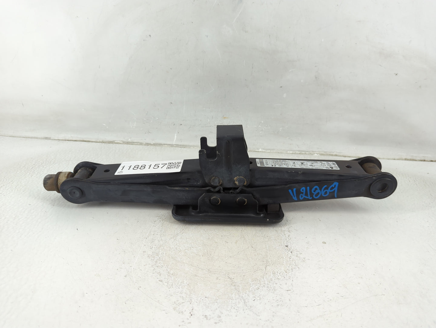 2018 Kia Sedona Spare Scissor Car Jack - Oemusedautoparts1.com