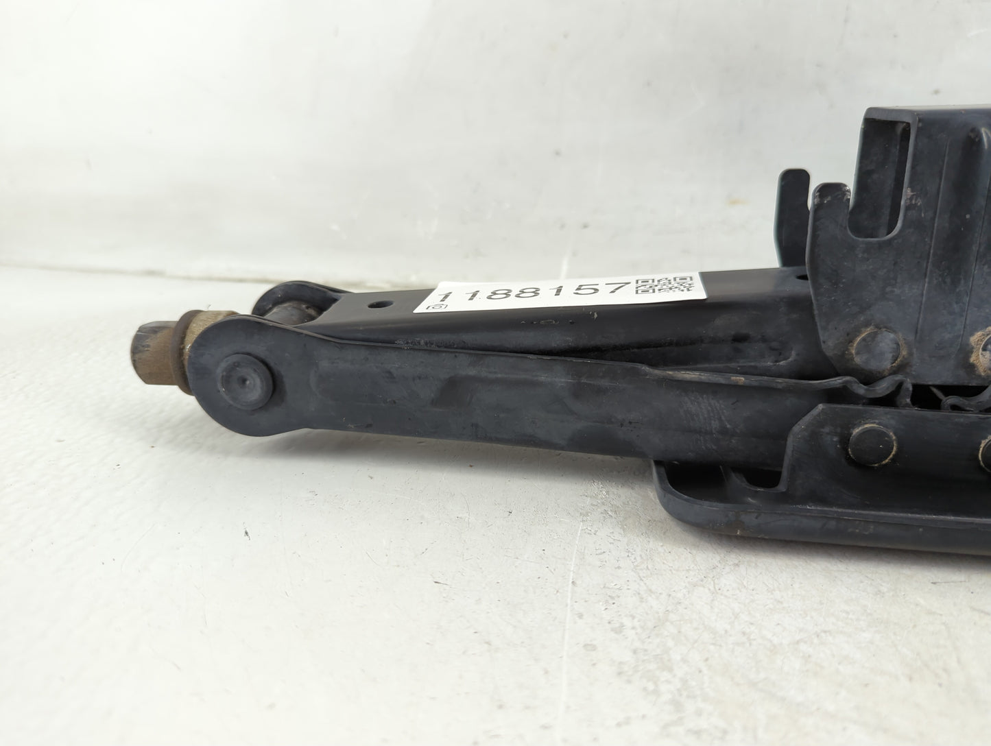2018 Kia Sedona Spare Scissor Car Jack - Oemusedautoparts1.com