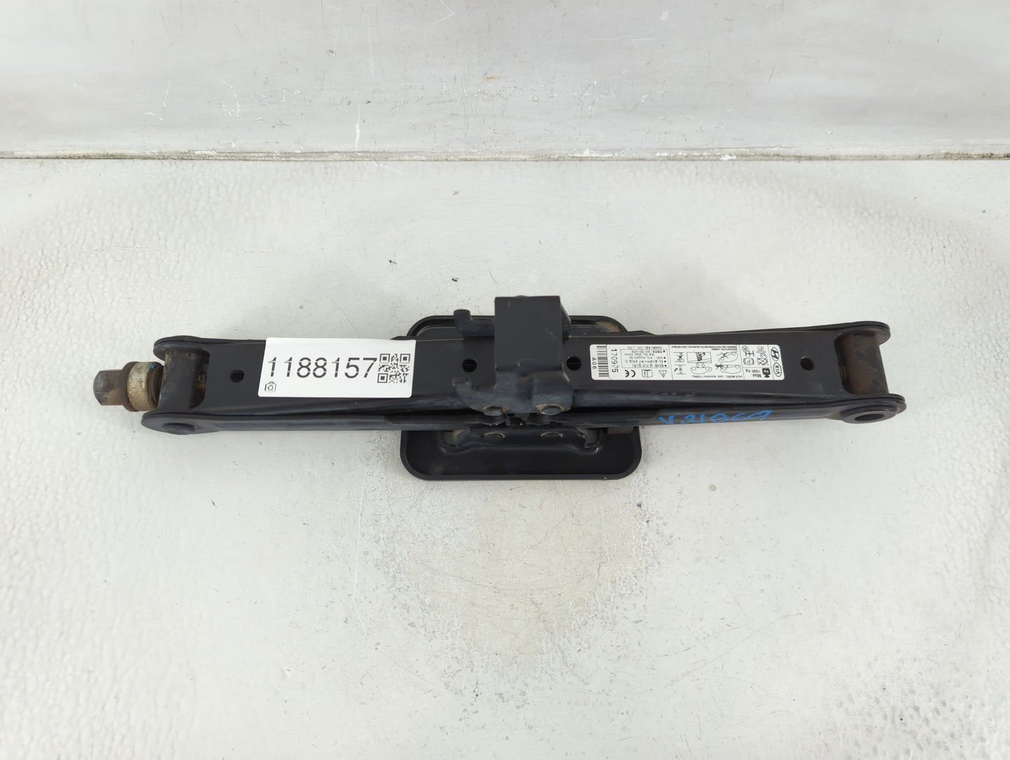 2018 Kia Sedona Spare Scissor Car Jack - Oemusedautoparts1.com