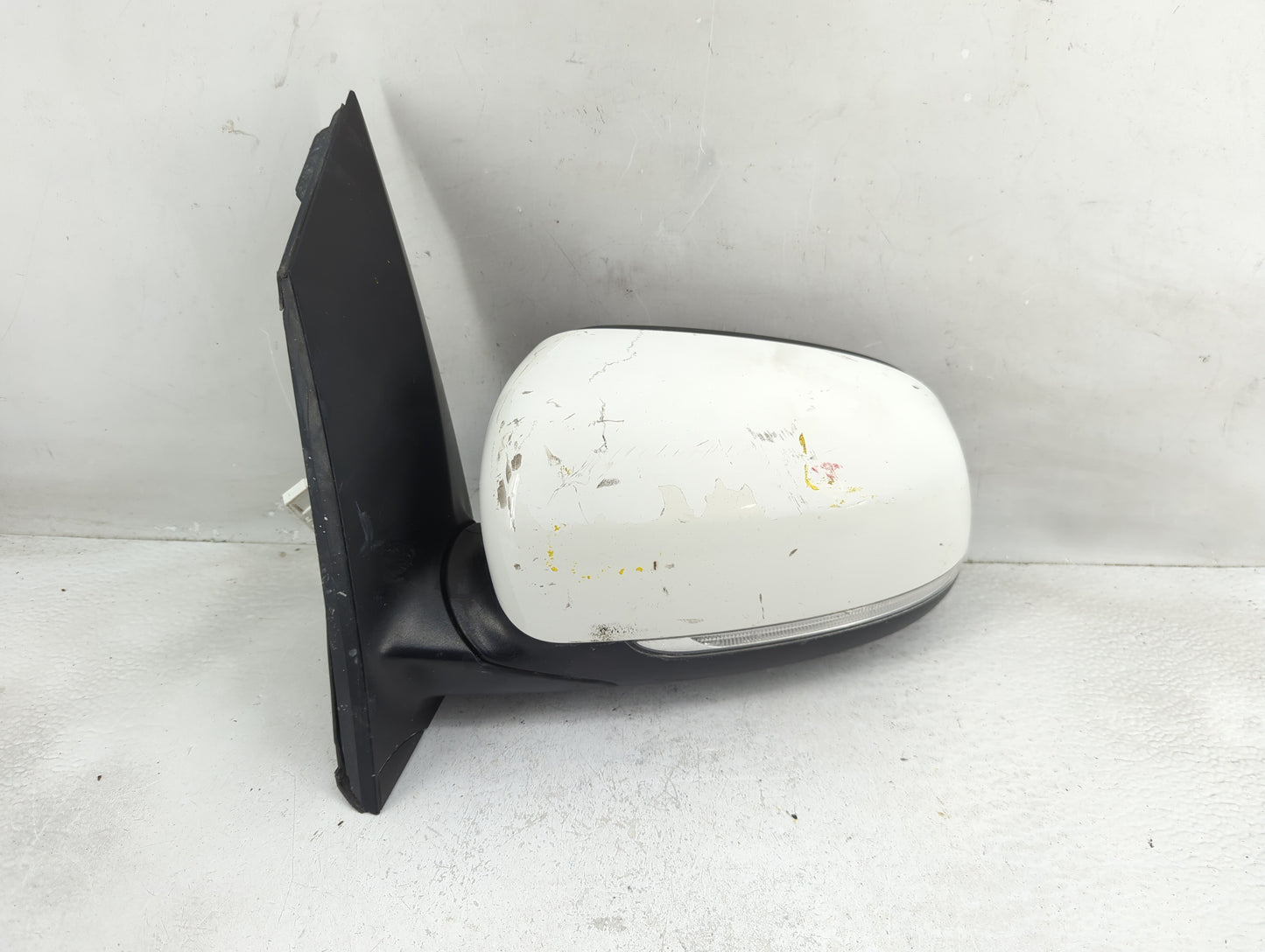 2017-2018 Kia Sedona Driver Side View Mirror - Left Door Mirror OEM Used - Oemusedautoparts1.com