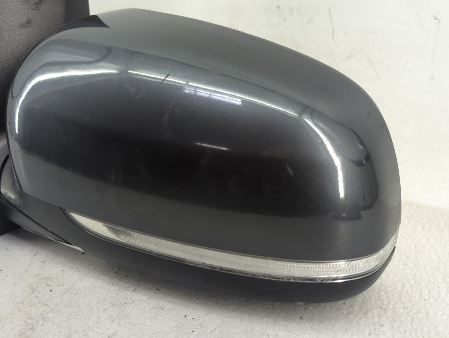 2017-2018 Kia Sedona Driver Side View Mirror - Left Door Mirror OEM Used - Oemusedautoparts1.com