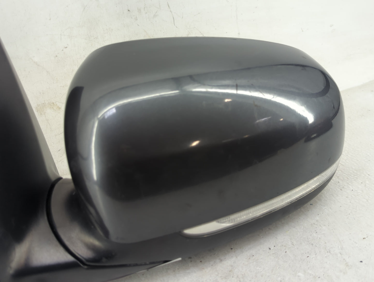 2017-2018 Kia Sedona Driver Side View Mirror - Left Door Mirror OEM Used - Oemusedautoparts1.com
