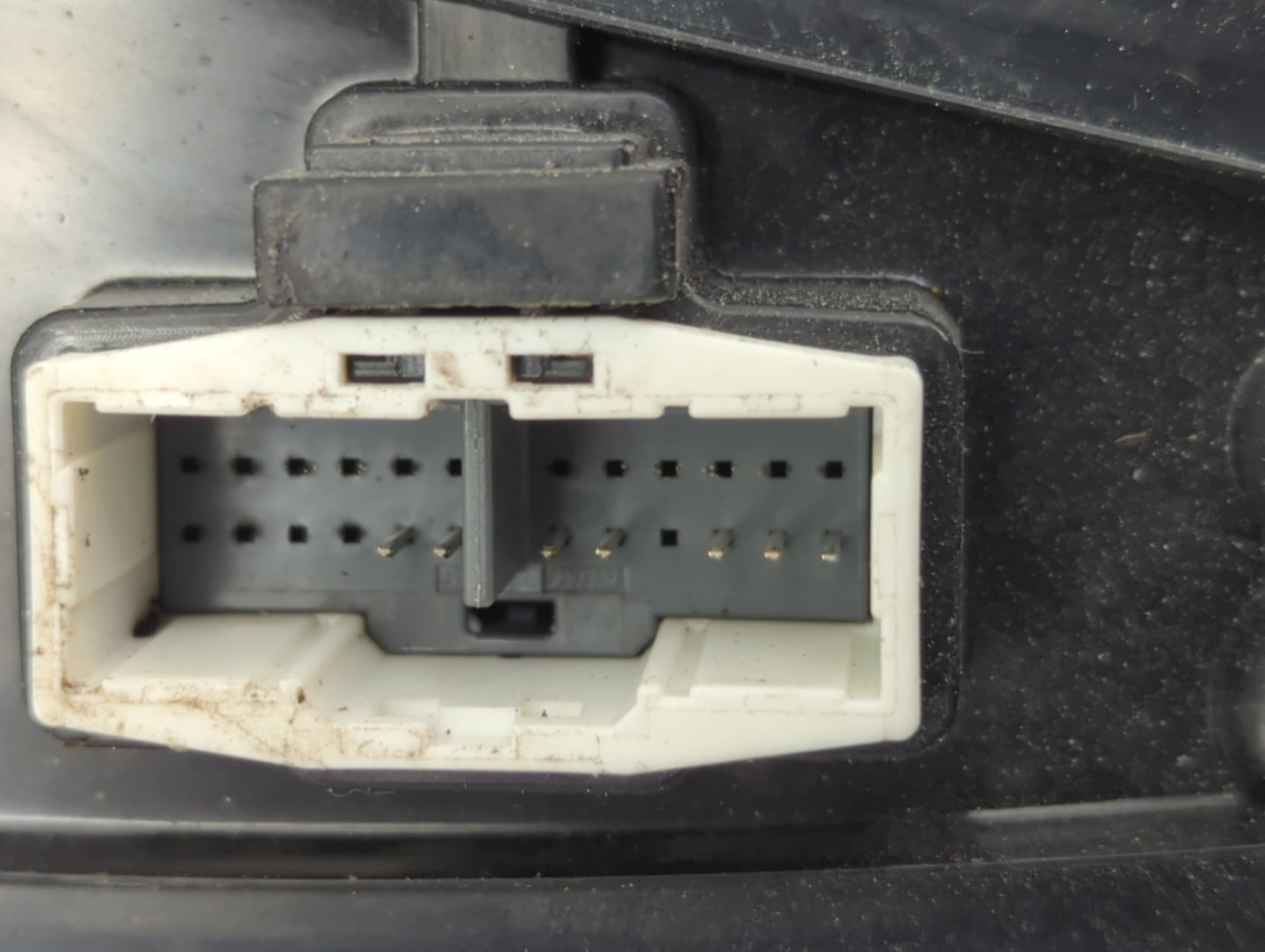 2017-2018 Kia Sedona Driver Side View Mirror - Left Door Mirror OEM Used - Oemusedautoparts1.com