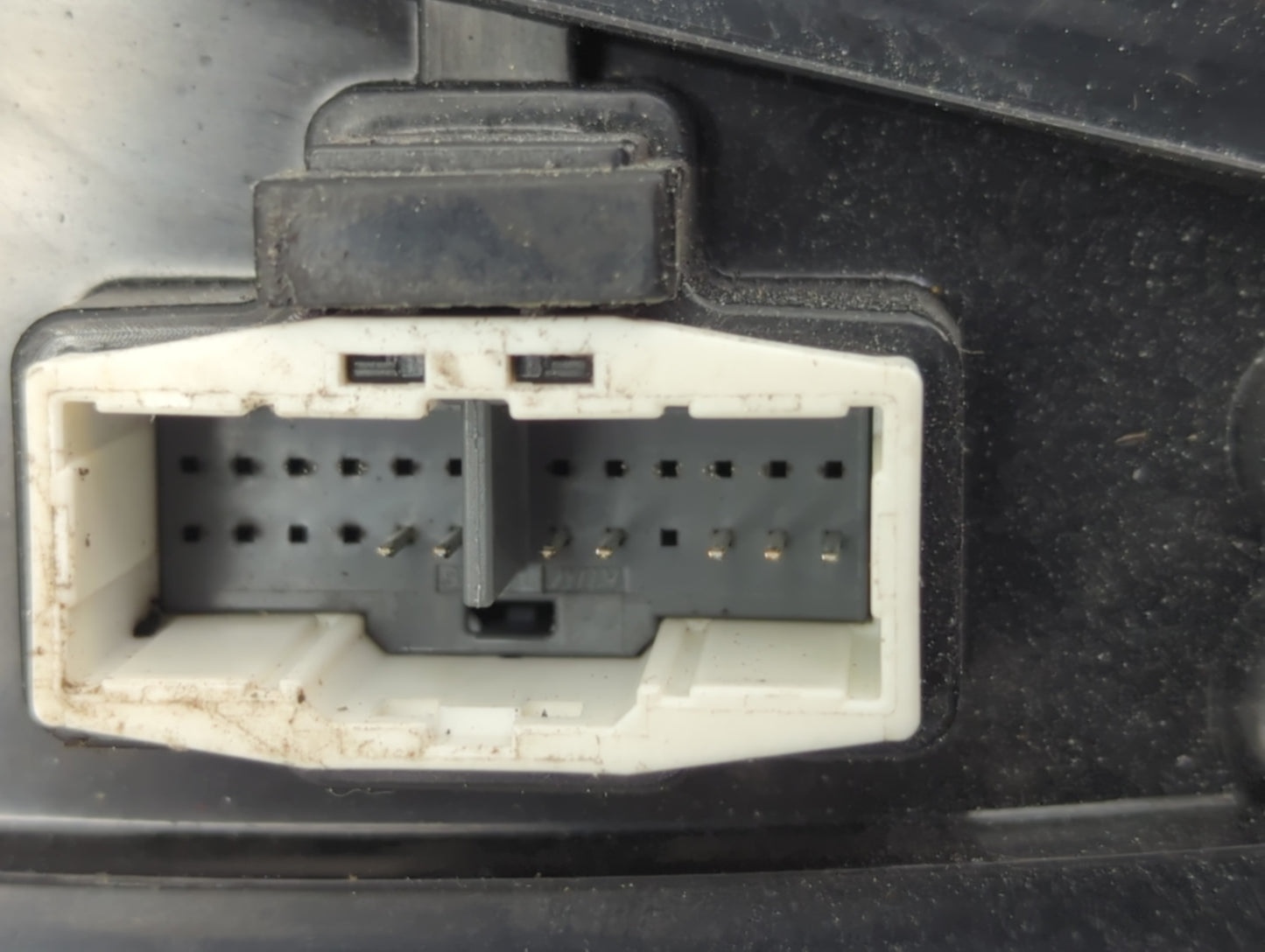 2017-2018 Kia Sedona Driver Side View Mirror - Left Door Mirror OEM Used - Oemusedautoparts1.com