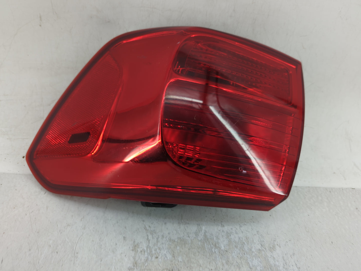2016-2018 Kia Sedona Tail Light Assembly Passenger Right OEM Fits Fits 2016 2017 2018 OEM Used Auto Parts - Oemusedautoparts