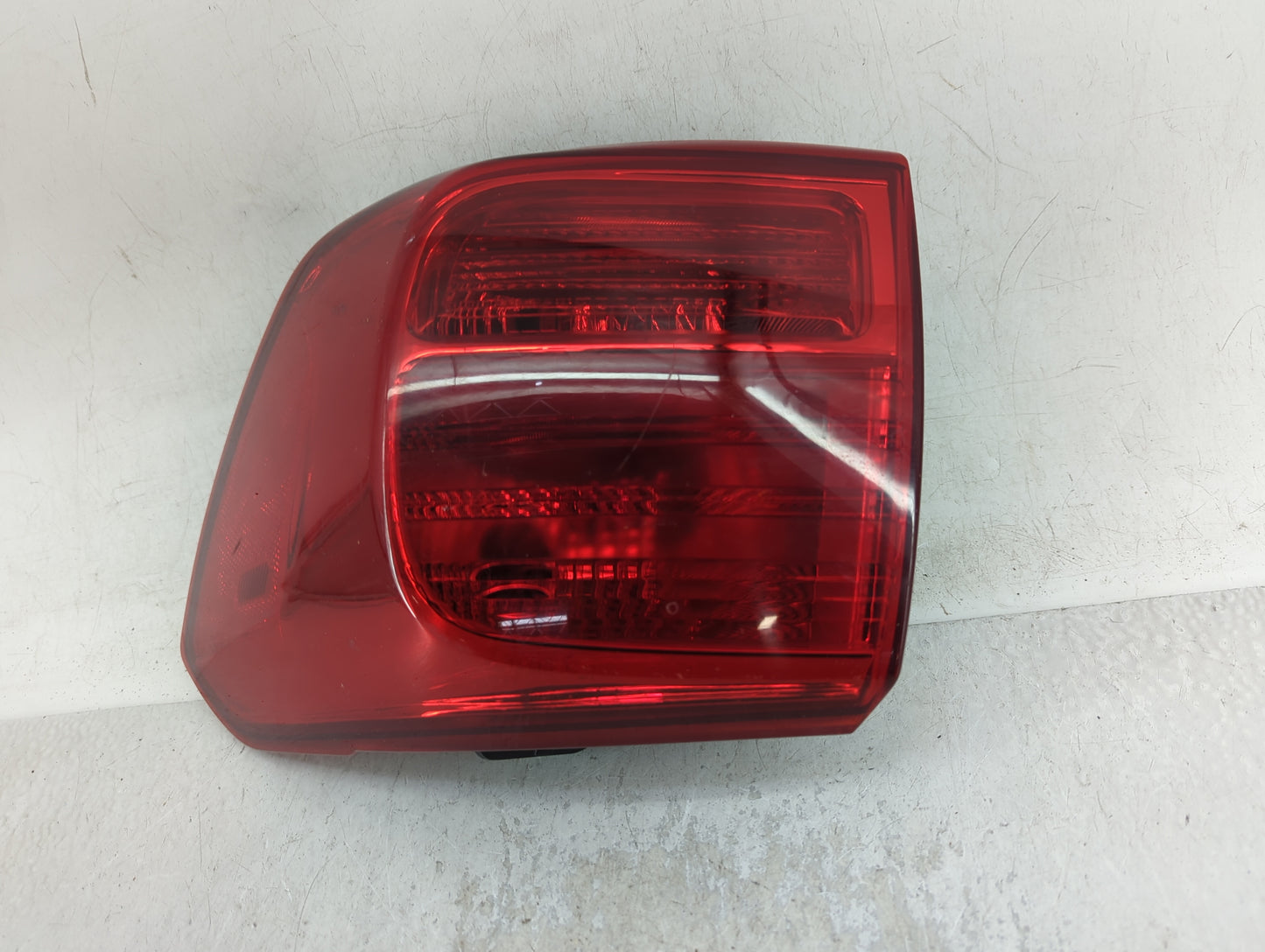 2016-2018 Kia Sedona Tail Light Assembly Passenger Right OEM Fits Fits 2016 2017 2018 OEM Used Auto Parts - Oemusedautoparts