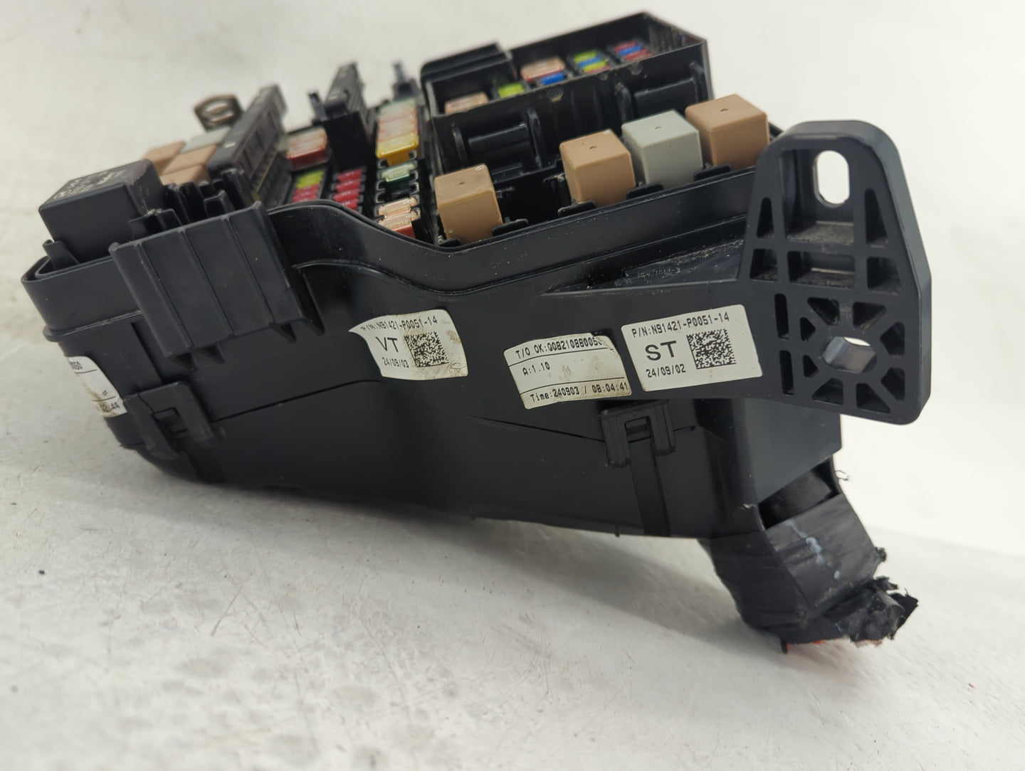 2015-2018 Kia Sedona Fusebox Fuse Box Panel Relay Module Fits Fits 2015 2016 2017 2018 OEM Used Auto Parts - Oemusedautopart