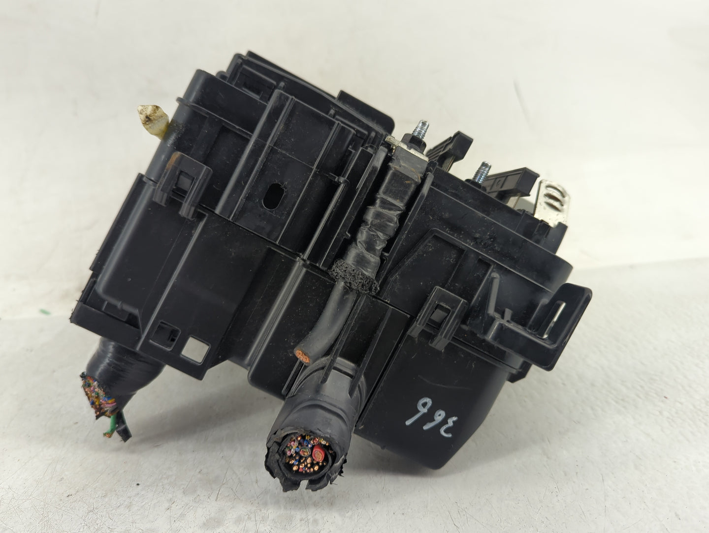 2015-2018 Kia Sedona Fusebox Fuse Box Panel Relay Module Fits Fits 2015 2016 2017 2018 OEM Used Auto Parts - Oemusedautopart