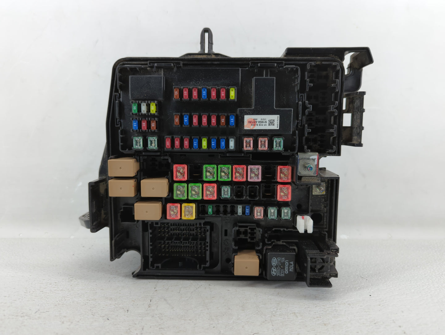 2015-2018 Kia Sedona Fusebox Fuse Box Panel Relay Module P/N:91219-A9332 Fits Fits 2015 2016 2017 2018 OEM Used Auto Parts -