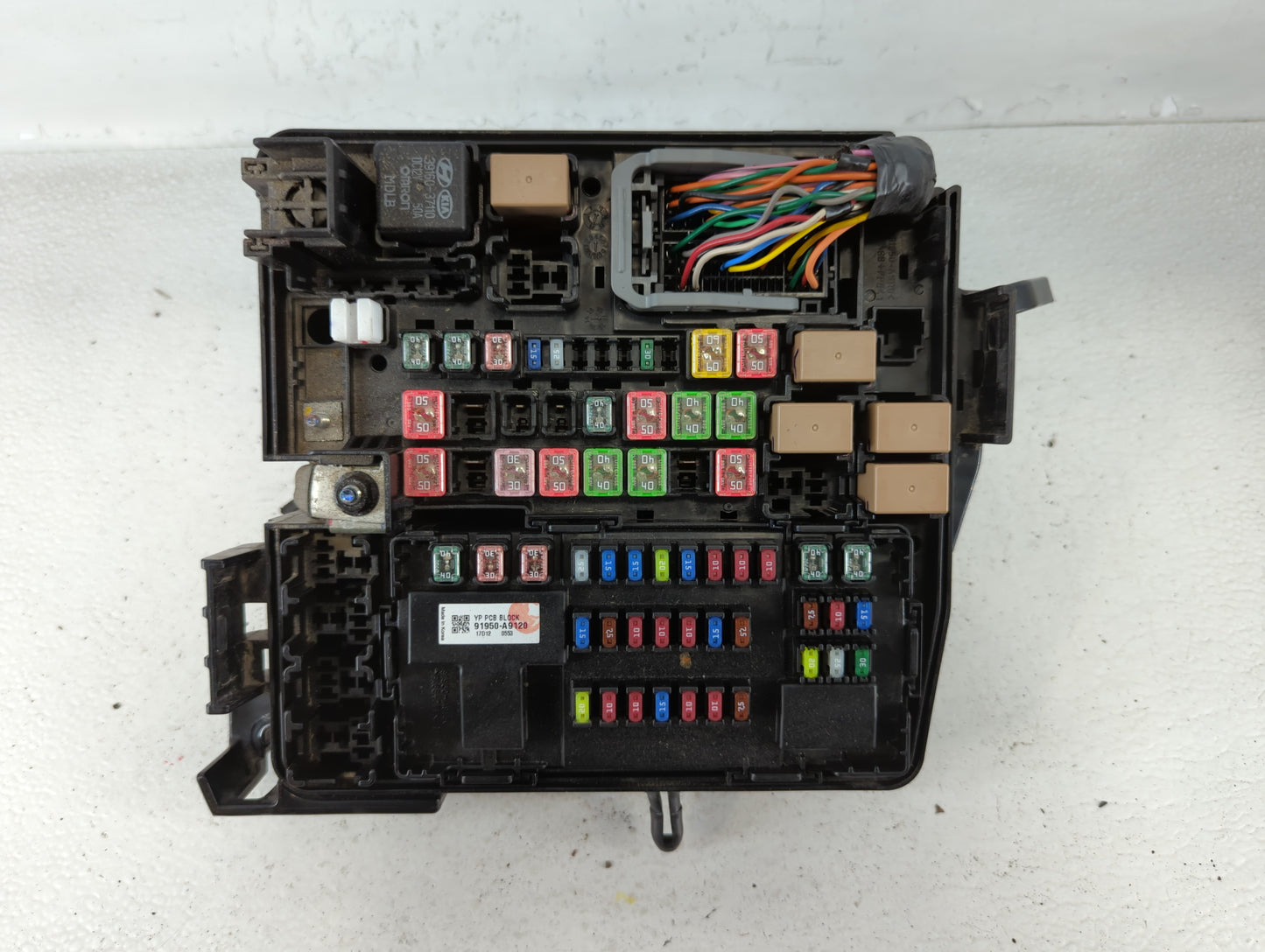 2015-2018 Kia Sedona Fusebox Fuse Box Panel Relay Module P/N:91219 A9332 Fits Fits 2015 2016 2017 2018 OEM Used Auto Parts -