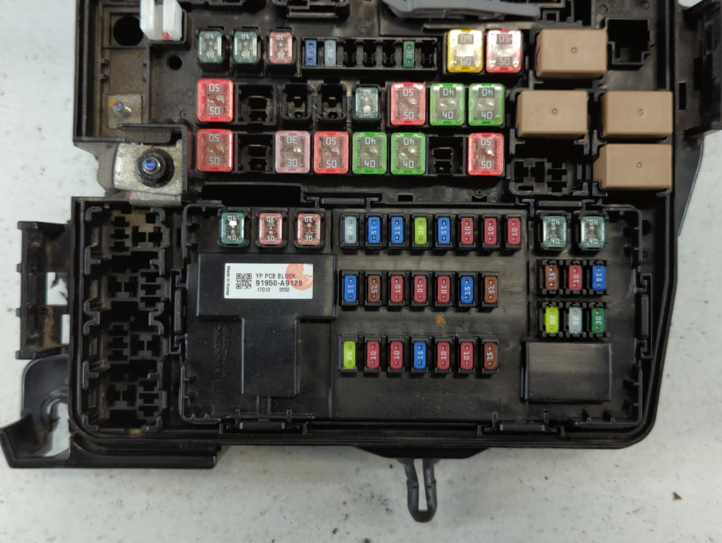2015-2018 Kia Sedona Fusebox Fuse Box Panel Relay Module P/N:91219 A9332 Fits Fits 2015 2016 2017 2018 OEM Used Auto Parts -