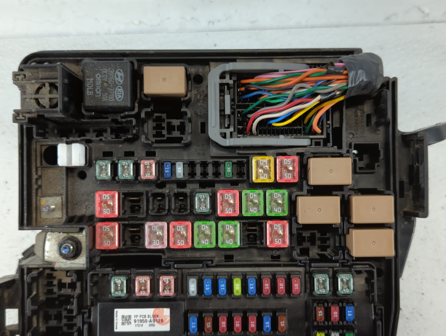 2015-2018 Kia Sedona Fusebox Fuse Box Panel Relay Module P/N:91219 A9332 Fits Fits 2015 2016 2017 2018 OEM Used Auto Parts -