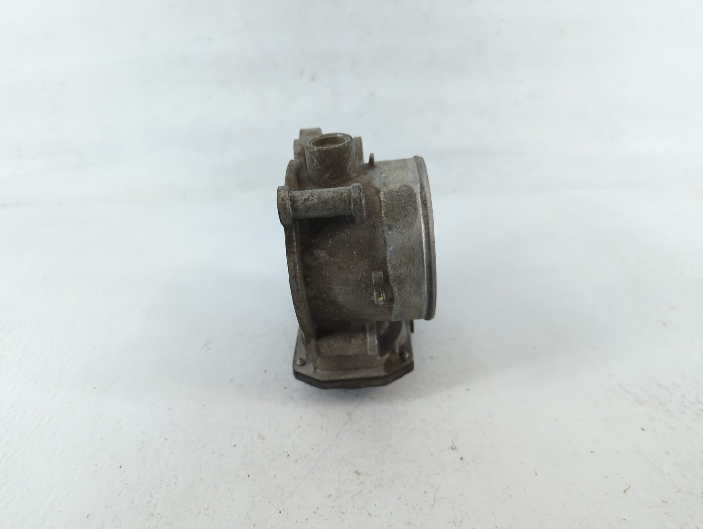 2015-2018 Kia Sedona Throttle Body P/N:35100-3CAA0 Fits Fits 2012 2013 2014 2015 2016 2017 2018 OEM Used Auto Parts - Oemuse