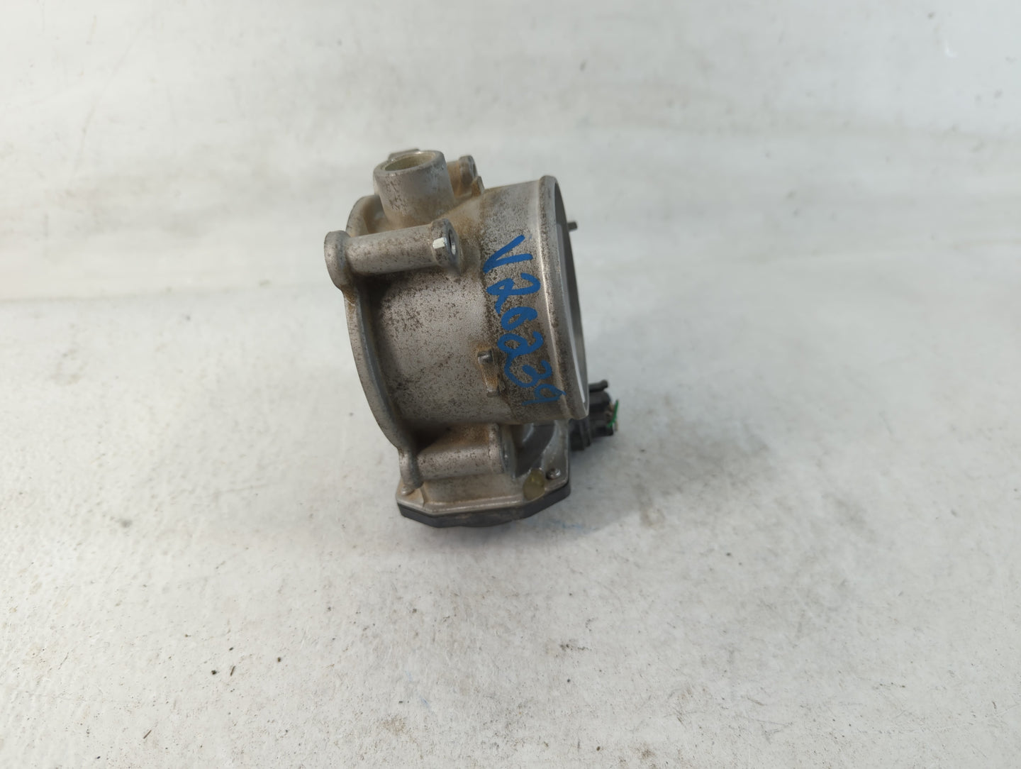2015-2018 Kia Sedona Throttle Body P/N:35100-3CAA Fits Fits 2012 2013 2014 2015 2016 2017 2018 OEM Used Auto Parts - Oemused