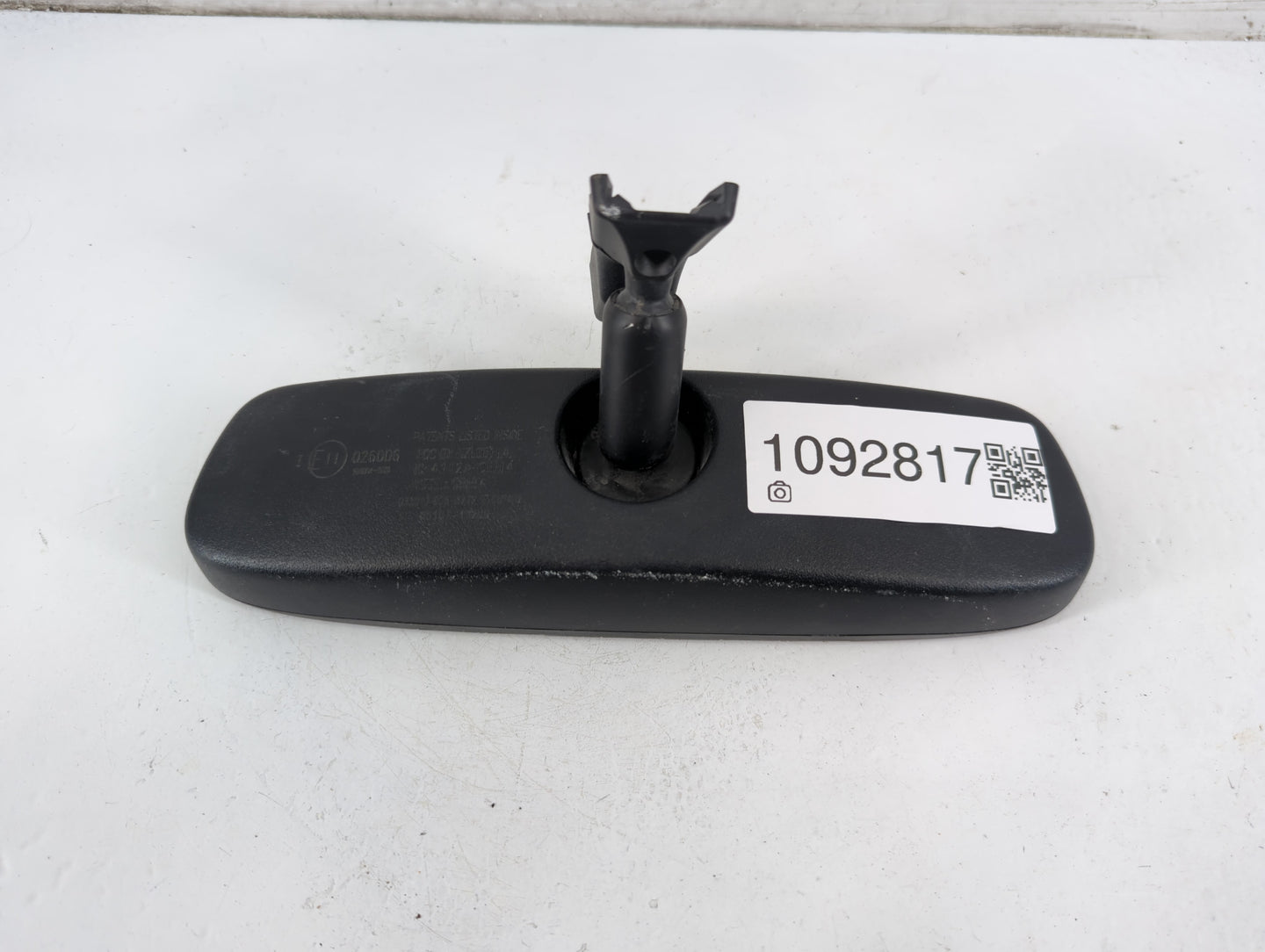 2016-2020 Kia Sorento Interior Rear View Mirror Replacement OEM P/N:E11026006 Fits OEM Used Auto Parts - Oemusedautoparts1.c