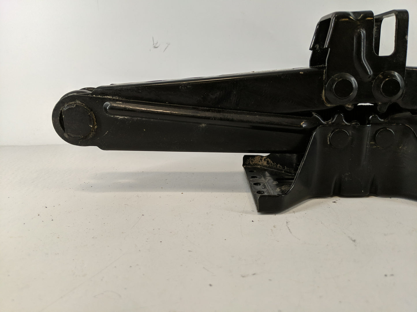2018 Kia Sorento Spare Scissor Car Jack - Oemusedautoparts1.com