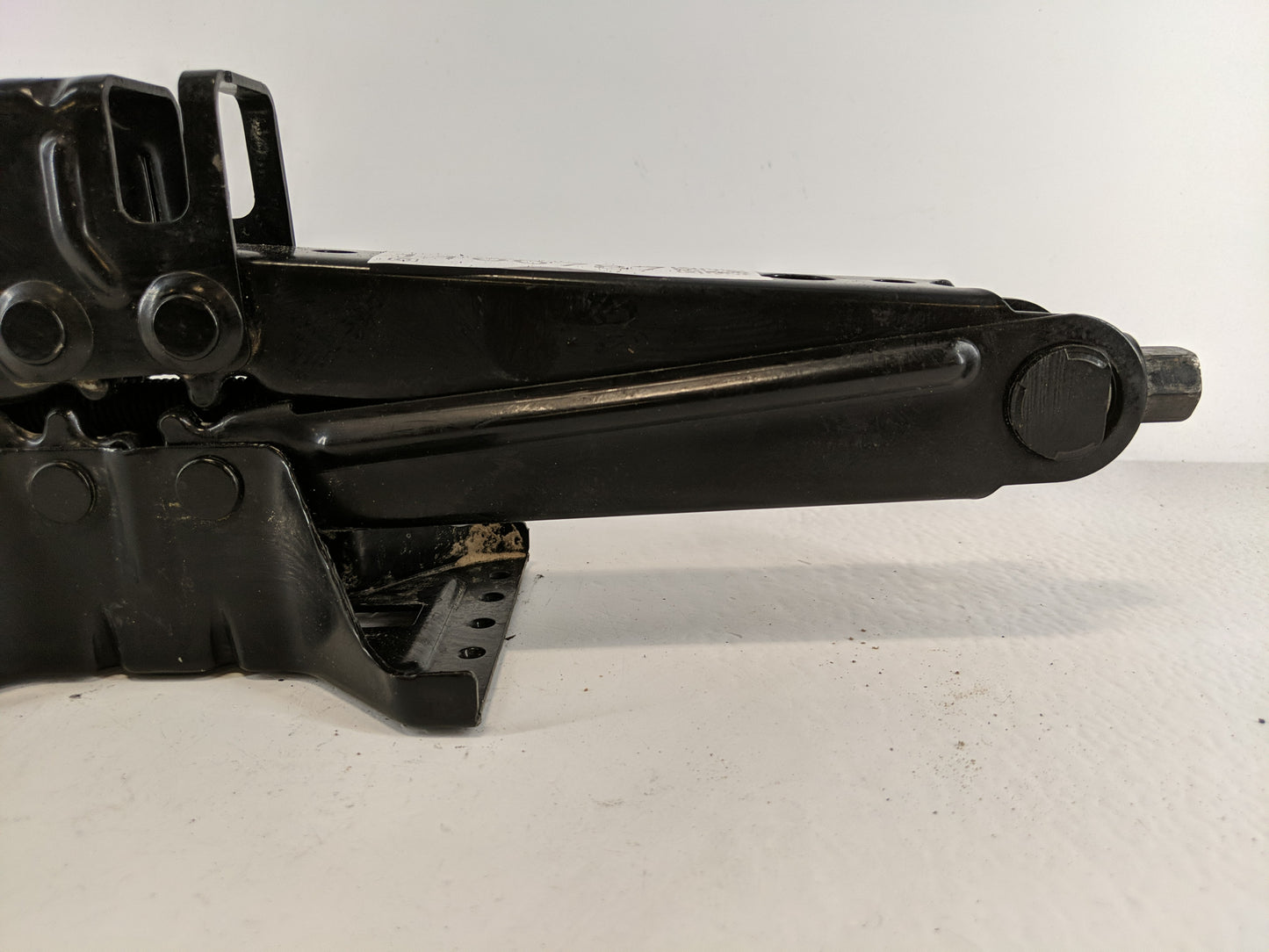 2018 Kia Sorento Spare Scissor Car Jack - Oemusedautoparts1.com