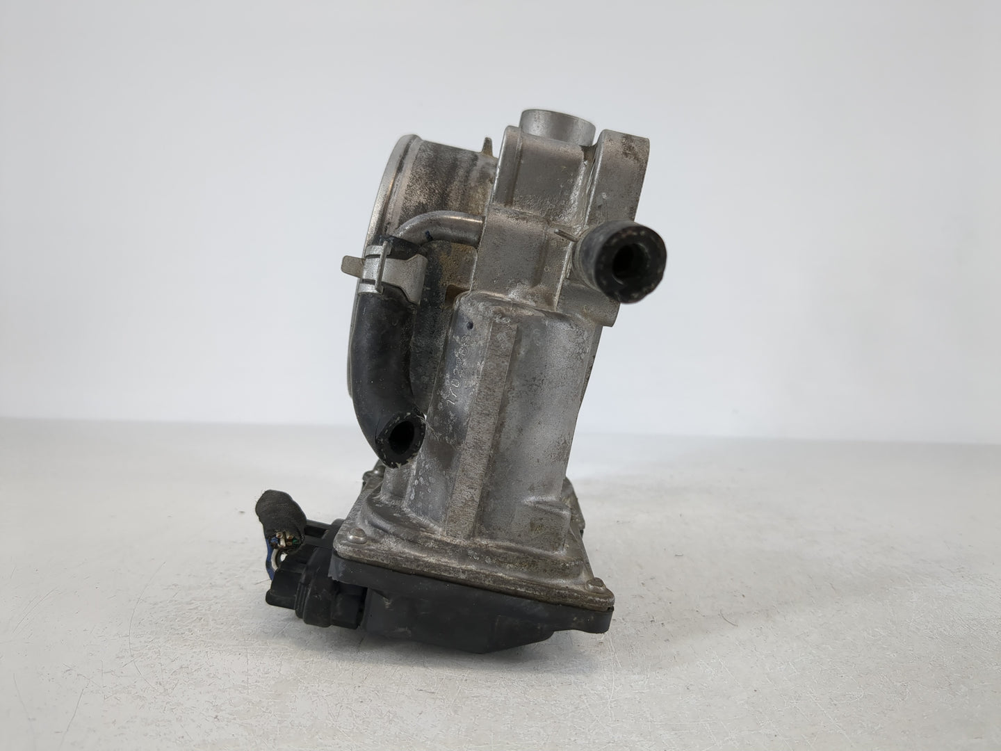 2014-2018 Kia Sorento Throttle Body P/N:35100-3CAA0 Fits Fits 2012 2013 2014 2015 2016 2017 2018 OEM Used Auto Parts - Oemus