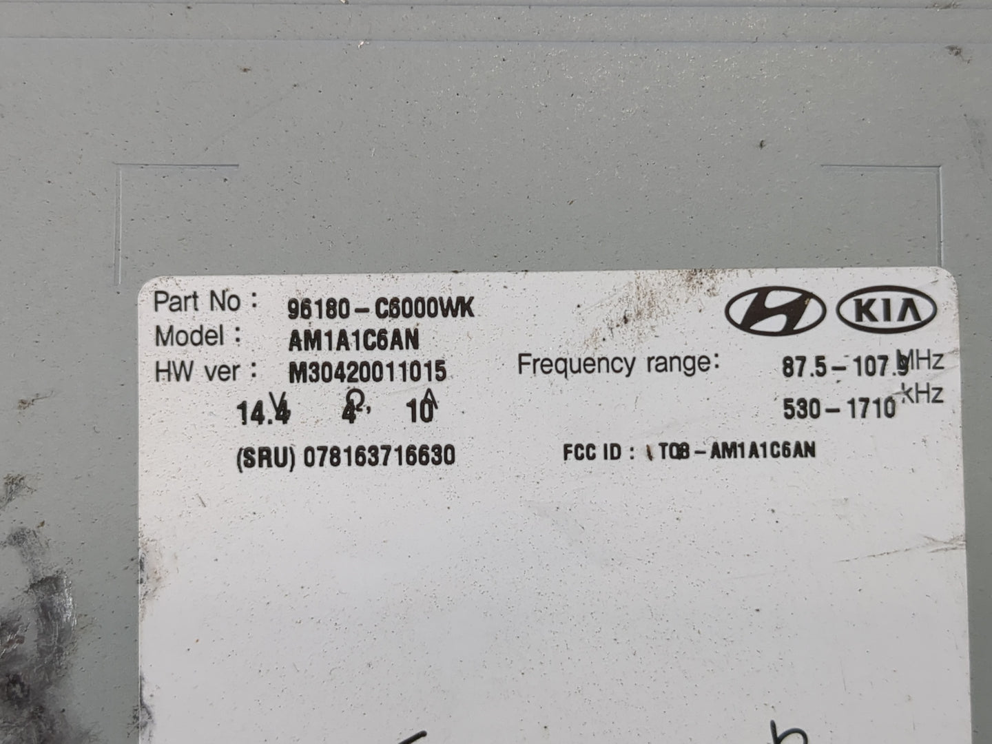 2016-2018 Kia Sorento Radio AM FM Cd Player Receiver Replacement P/N:96180-C6000WK Fits Fits 2016 2017 2018 OEM Used Auto Pa