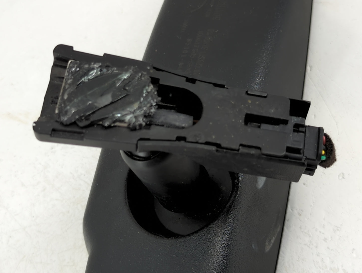 2016-2020 Kia Sorento Interior Rear View Mirror Replacement OEM P/N:E11028009 Fits OEM Used Auto Parts - Oemusedautoparts1.c