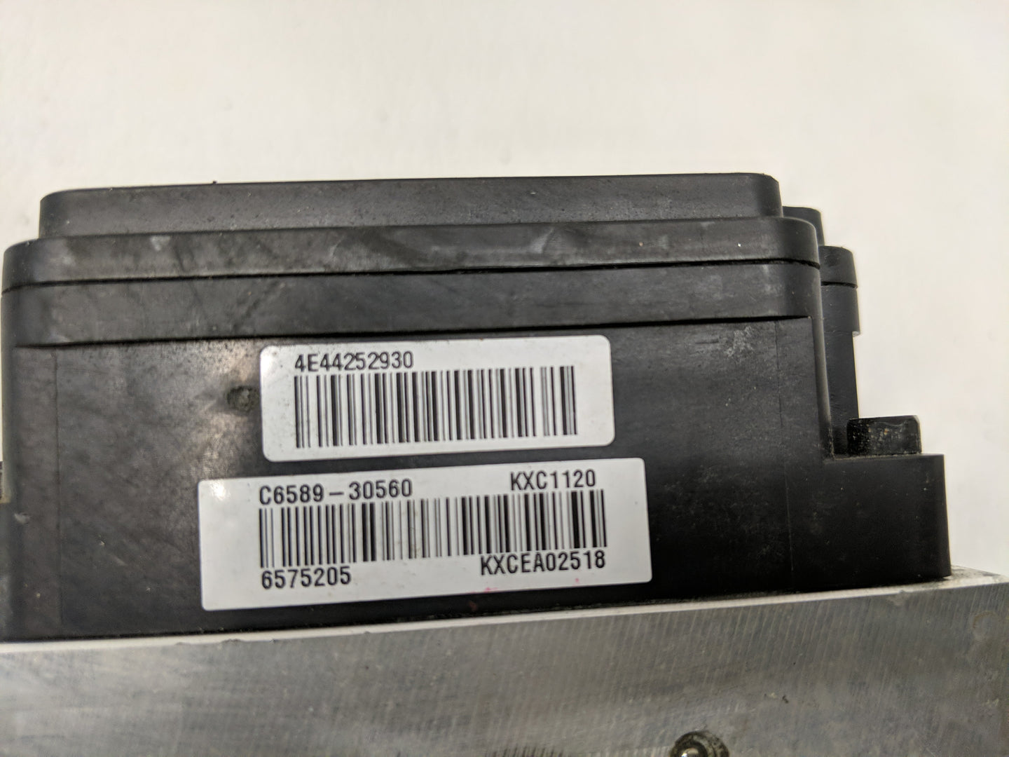 2016-2018 Kia Sorento ABS Pump Control Module Replacement P/N:58900-C6840 Fits Fits 2016 2017 2018 OEM Used Auto Parts - Oem