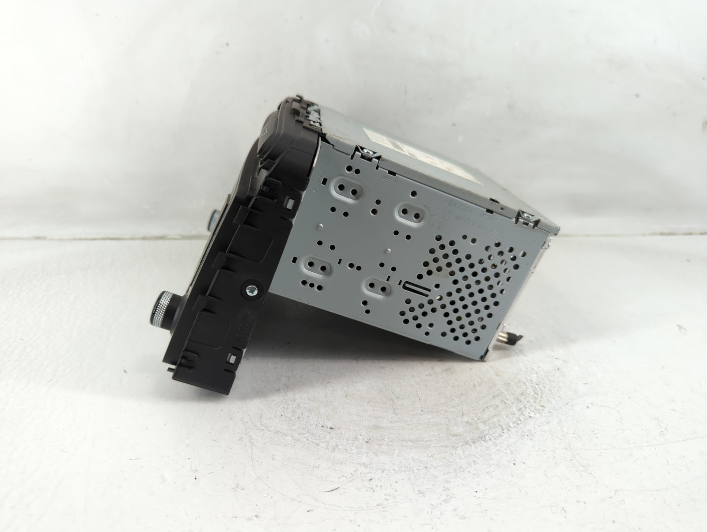 2016-2018 Kia Sorento Radio AM FM Cd Player Receiver Replacement P/N:96180-C6000WK Fits Fits 2016 2017 2018 OEM Used Auto Pa