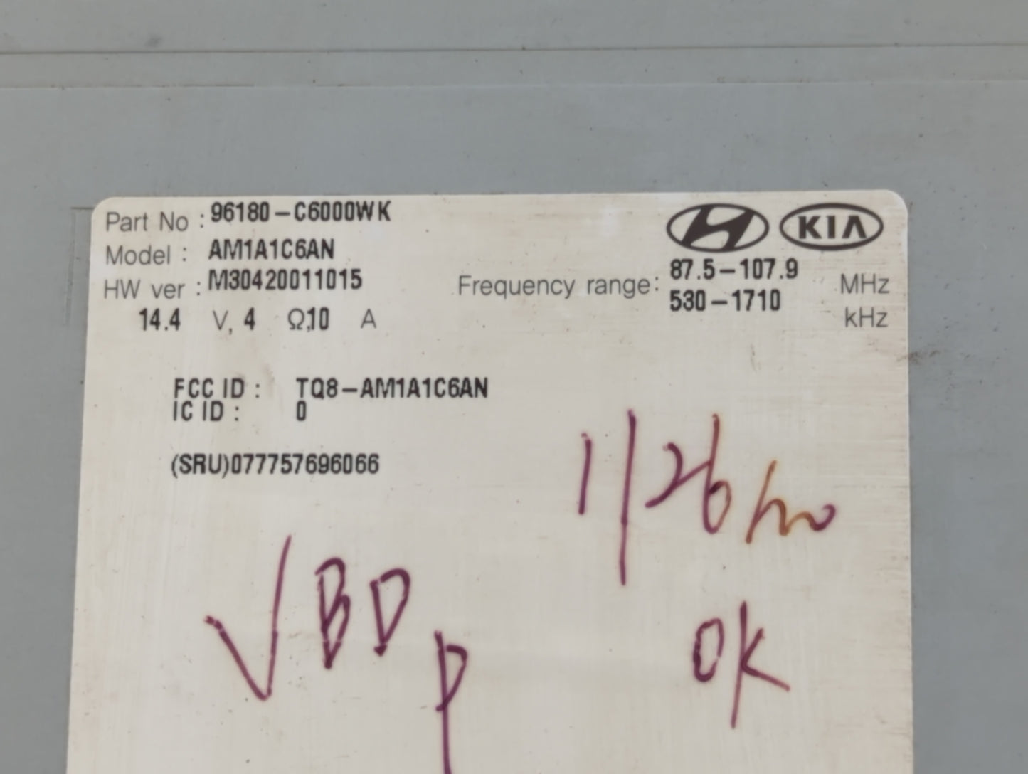 2016-2018 Kia Sorento Radio AM FM Cd Player Receiver Replacement P/N:96180-C6000WK Fits Fits 2016 2017 2018 OEM Used Auto Pa