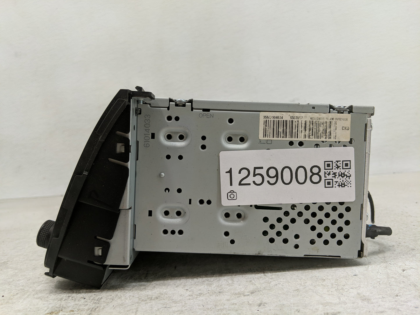 2016-2018 Kia Sorento Radio AM FM Cd Player Receiver Replacement P/N:96160-1U721VA Fits Fits 2016 2017 2018 OEM Used Auto Pa