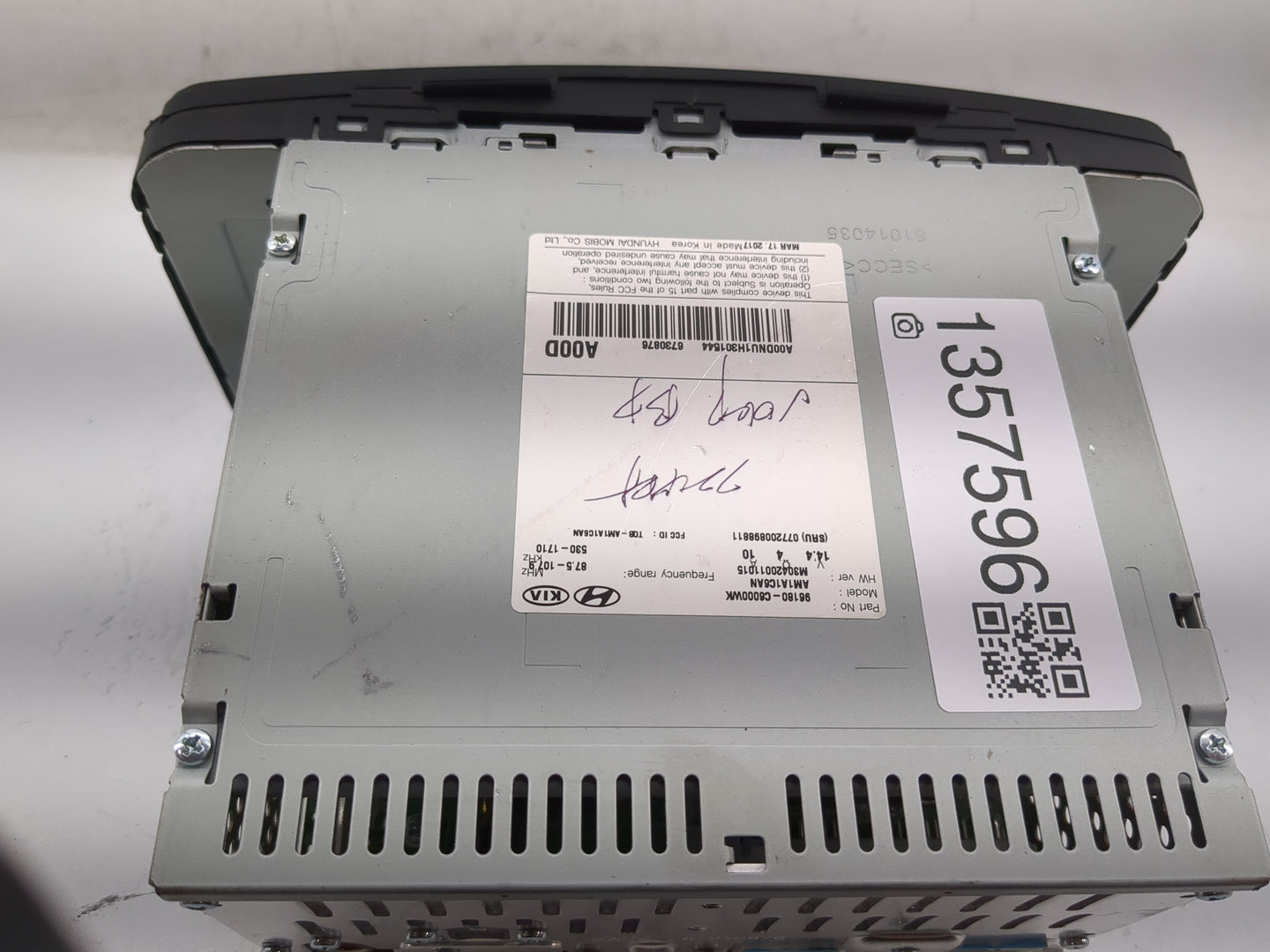 2016-2018 Kia Sorento Radio AM FM Cd Player Receiver Replacement P/N:96180-C6000WK Fits Fits 2016 2017 2018 OEM Used Auto Pa