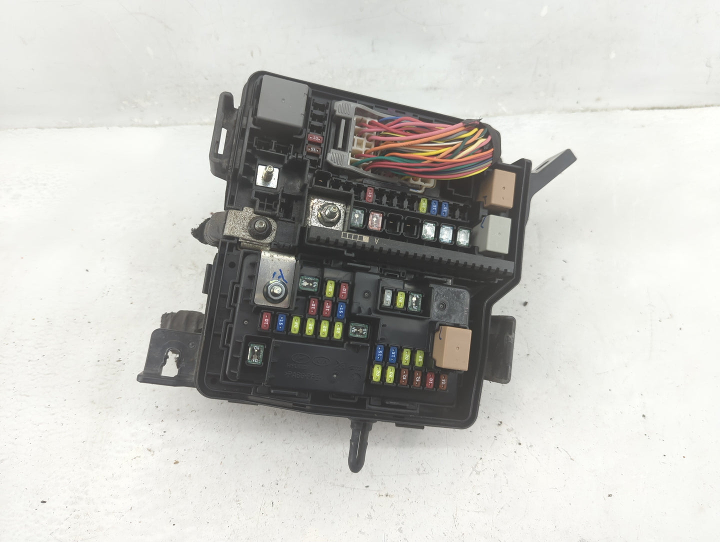 2016-2018 Kia Sorento Fusebox Fuse Box Panel Relay Module Fits Fits 2016 2017 2018 OEM Used Auto Parts - Oemusedautoparts1.c