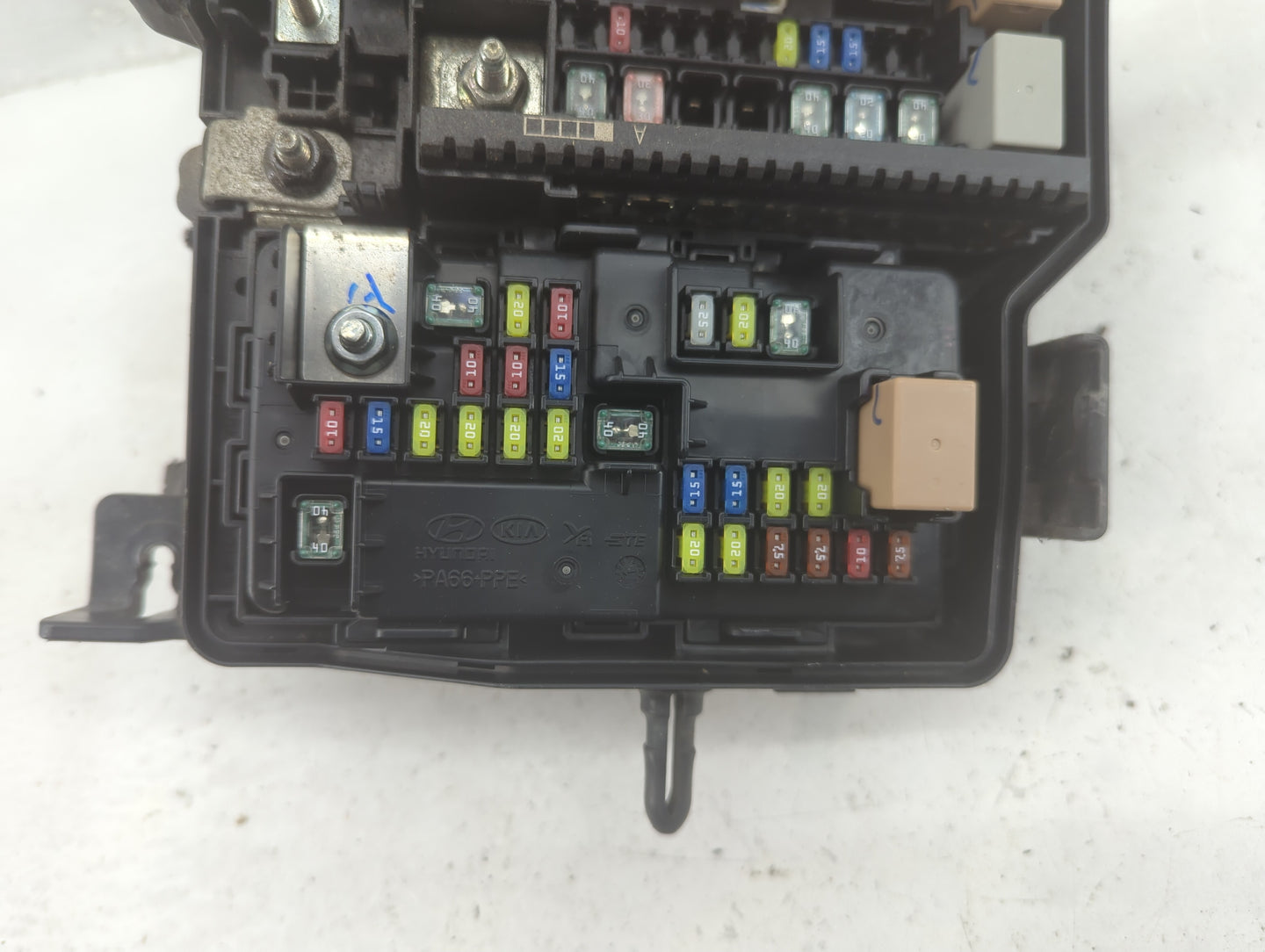 2016-2018 Kia Sorento Fusebox Fuse Box Panel Relay Module Fits Fits 2016 2017 2018 OEM Used Auto Parts - Oemusedautoparts1.c