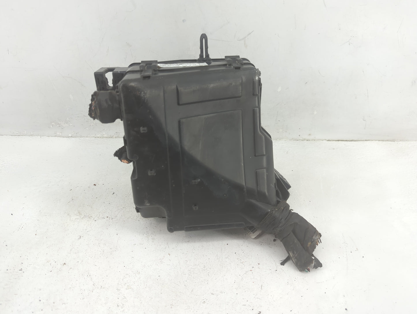 2016-2018 Kia Sorento Fusebox Fuse Box Panel Relay Module Fits Fits 2016 2017 2018 OEM Used Auto Parts - Oemusedautoparts1.c