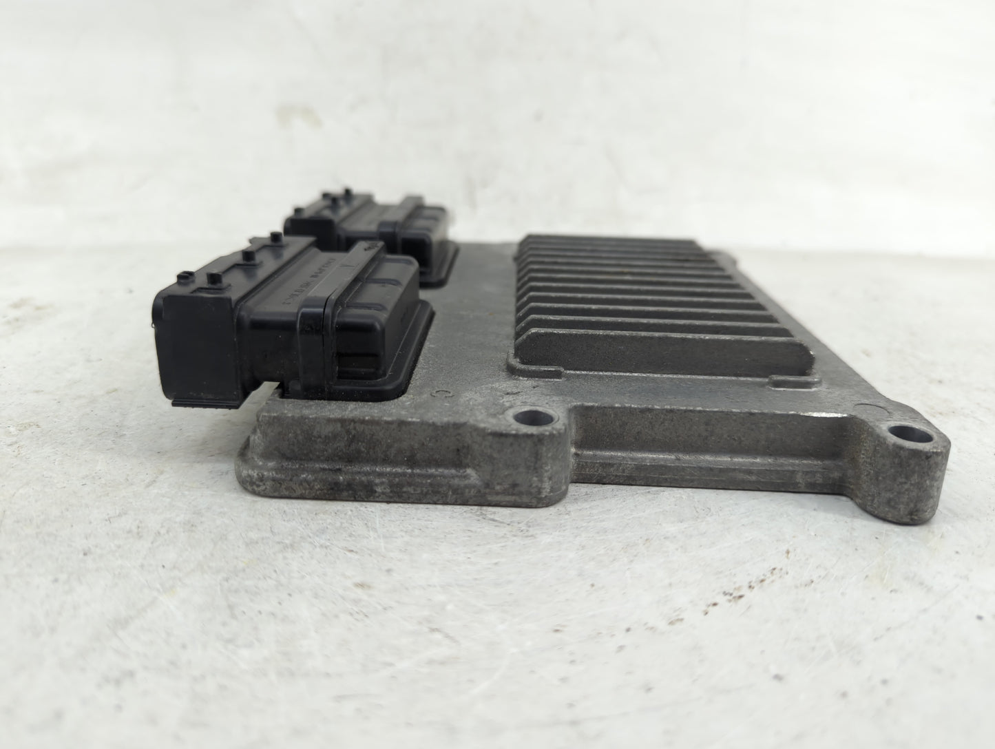2016-2018 Kia Sorento PCM Engine Control Computer ECU ECM PCU OEM P/N:39101-3CWN2 Fits Fits 2016 2017 2018 OEM Used Auto Par