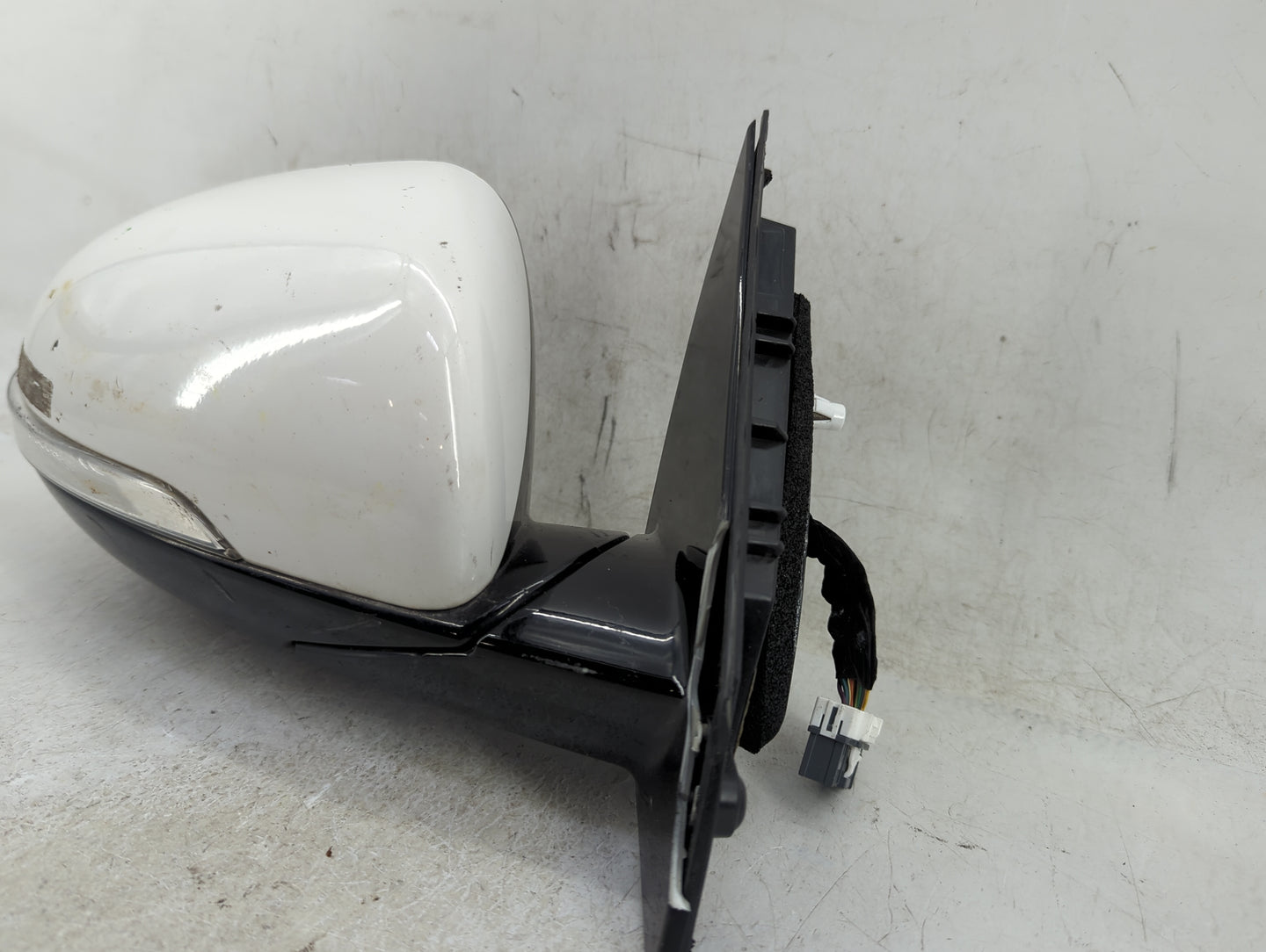2017-2020 Kia Sorento Passenger Side View Mirror - Right Door Mirror OEM Used - Oemusedautoparts1.com