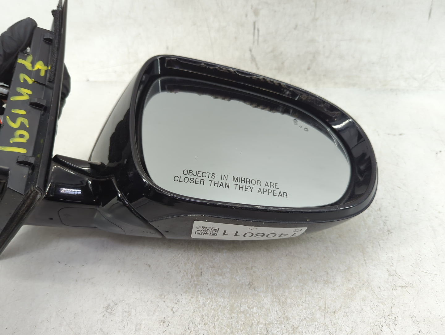 2017-2020 Kia Sorento Passenger Side View Mirror - Right Door Mirror OEM Used - Oemusedautoparts1.com