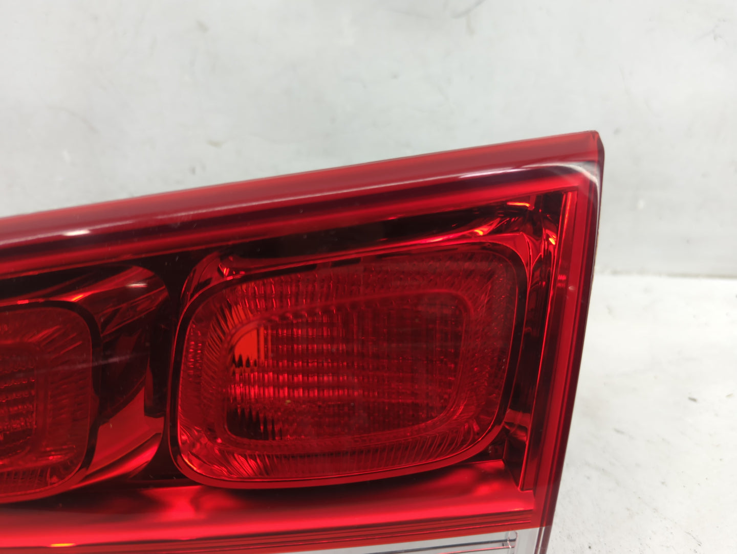 2016-2018 Kia Sorento Tail Light Assembly Passenger Right OEM Fits Fits 2016 2017 2018 OEM Used Auto Parts - Oemusedautopart