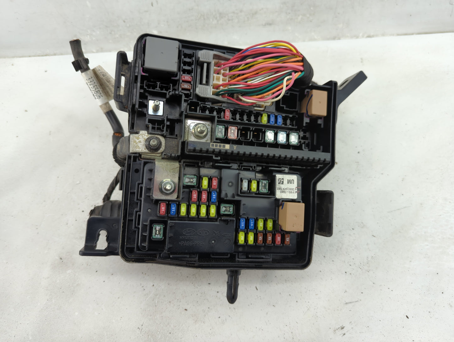 2016-2018 Kia Sorento Fusebox Fuse Box Panel Relay Module P/N:91201C6300UA Fits Fits 2016 2017 2018 OEM Used Auto Parts - Oe