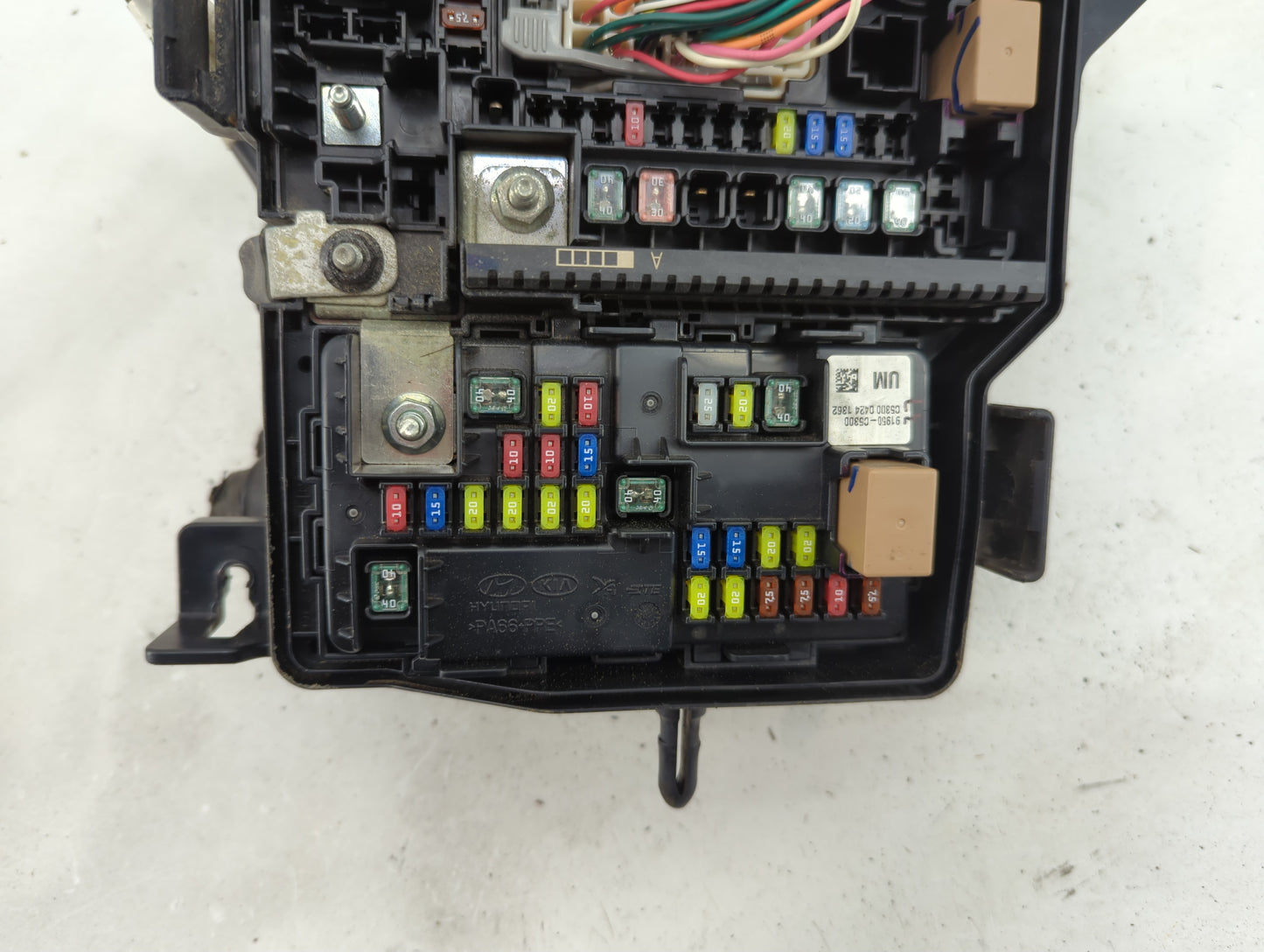 2016-2018 Kia Sorento Fusebox Fuse Box Panel Relay Module P/N:91201C6300UA Fits Fits 2016 2017 2018 OEM Used Auto Parts - Oe